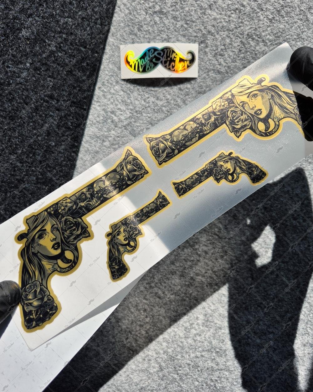 GLD17 Altın Seri Gangsta Motifli Pistol Etiketi Simetrik Dörtlü Set