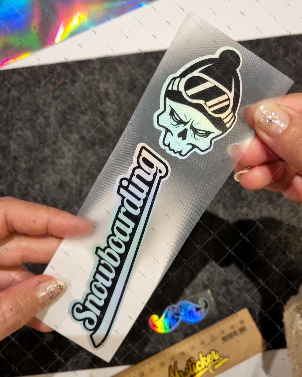 HLG63 Hologram Snowboarding Yazısı ve Kurukafa Etiketi