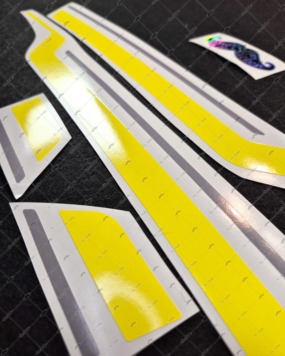 STS45 Vespa GTS 250 GTS 300 Uyumlu Yan Çıta Sticker Seti Renk Seçenekli