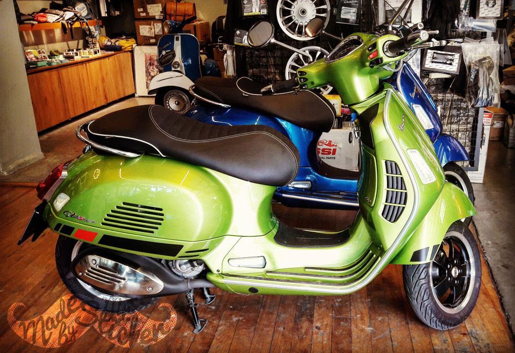 STS6 Siyah Kırmızı Renk Vespa GTS250 GTS300 Uyumlu Yan Çıta Sticker Seti