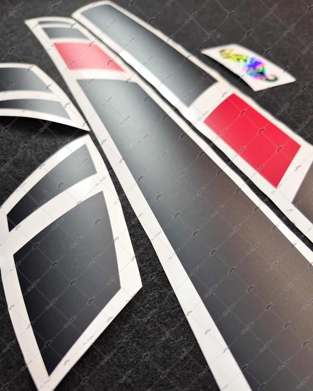 STS6 Siyah Kırmızı Renk Vespa GTS250 GTS300 Uyumlu Yan Çıta Sticker Seti