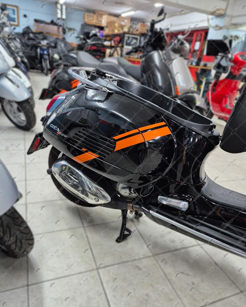 STS70 Vespa Uyumlu Yan Gövde Sticker Seti Renk Secenekli