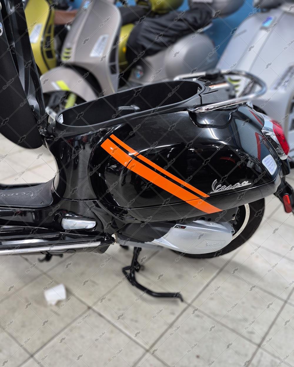 STS70 Vespa Uyumlu Yan Gövde Sticker Seti Renk Secenekli