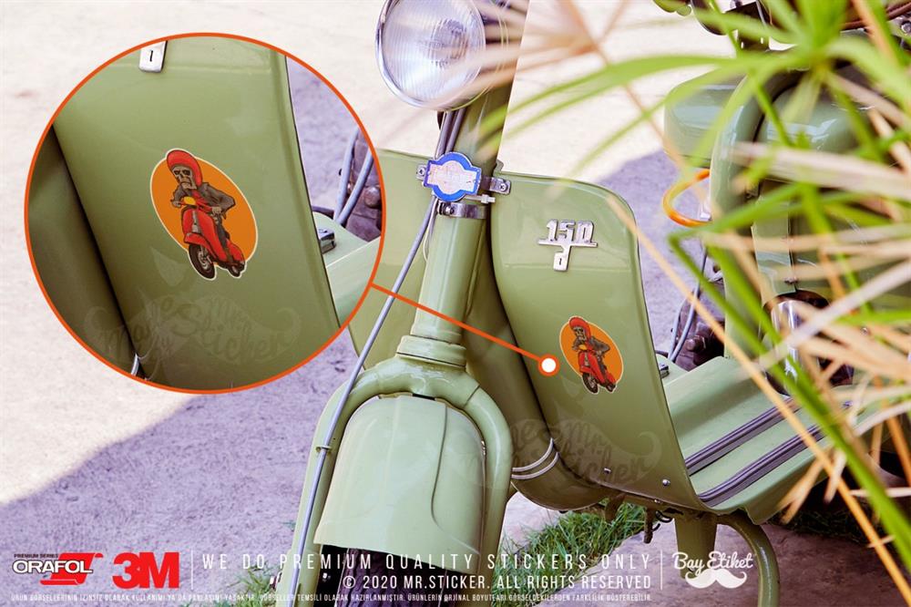 VSP38 Kirmizi Scooterli Kurukafa Etiketi