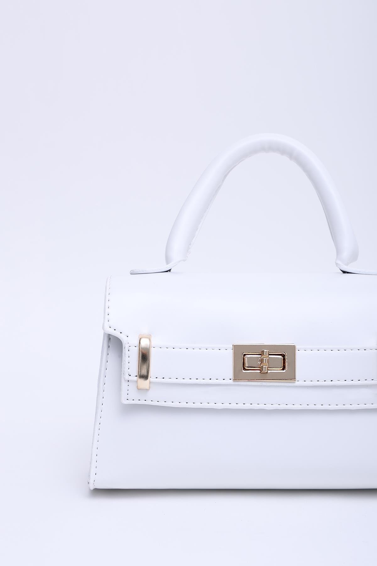 Beyaz Shk188 Suni Deri Tek Bölmeli Kilit Detaylı Askılı El, Kol Ve Omuz Çantası U:11 E:19 G:6 Cm