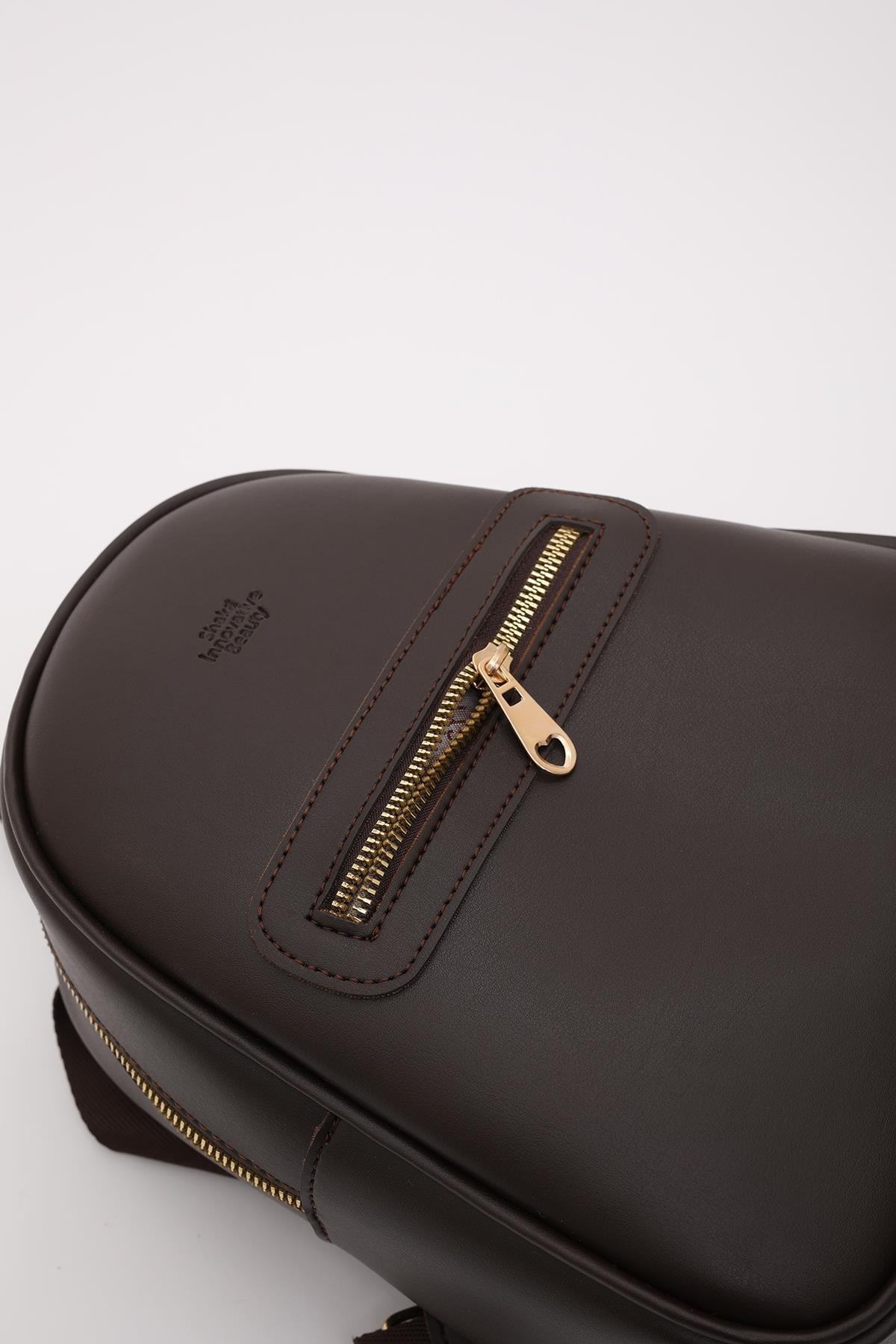 Kahve Rengi Shk200 Suni Deri 2 Bölmeli Fermuarlı Yazılı Kolon Askılı Sırt Çantası U:26 E:22 G:9 cm