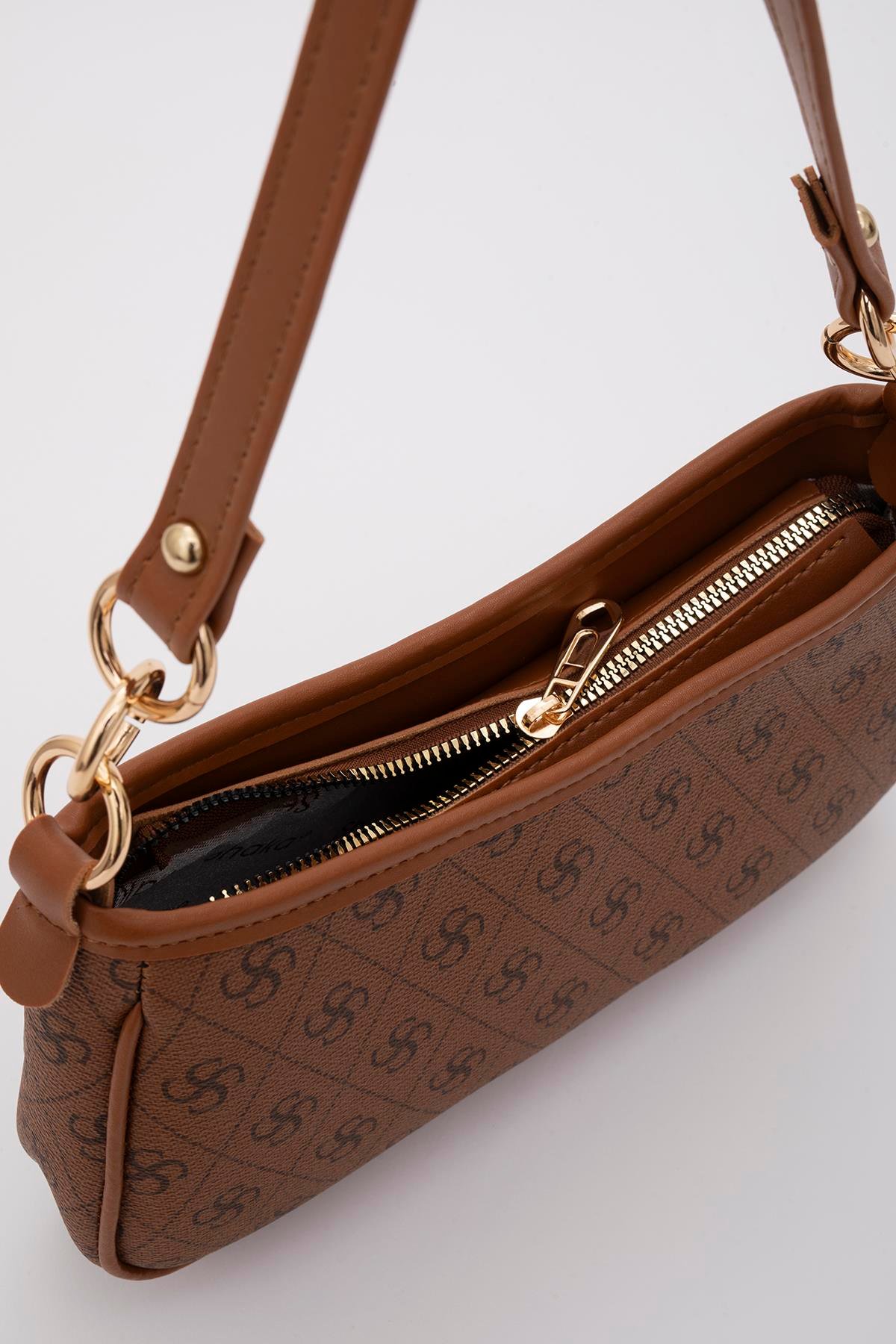 Monogram Baskılı Taba Shk113 Suni Deri Astarlı Fermuarlı Ayarlanabilir Askılı El, Kol ve Omuz Çantası U:13 E:23 G:6 cm