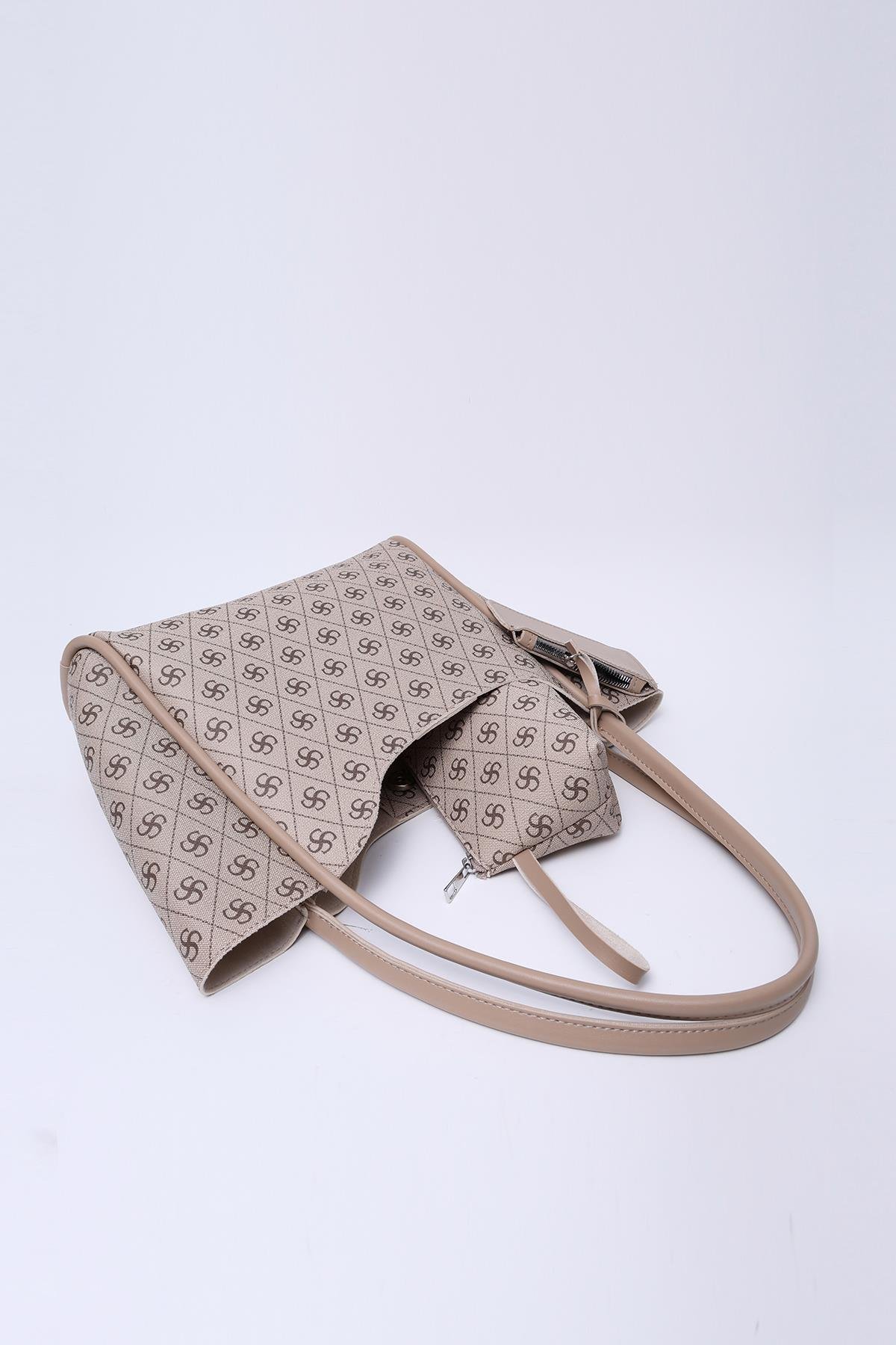 Monogram Baskılı Vizon Shk108 Çıtçıtlı Suni Deri Cüzdanlı Makyaj Çantalı Kadın El ve Omuz Çantası U:25 E:38 G:15 cm