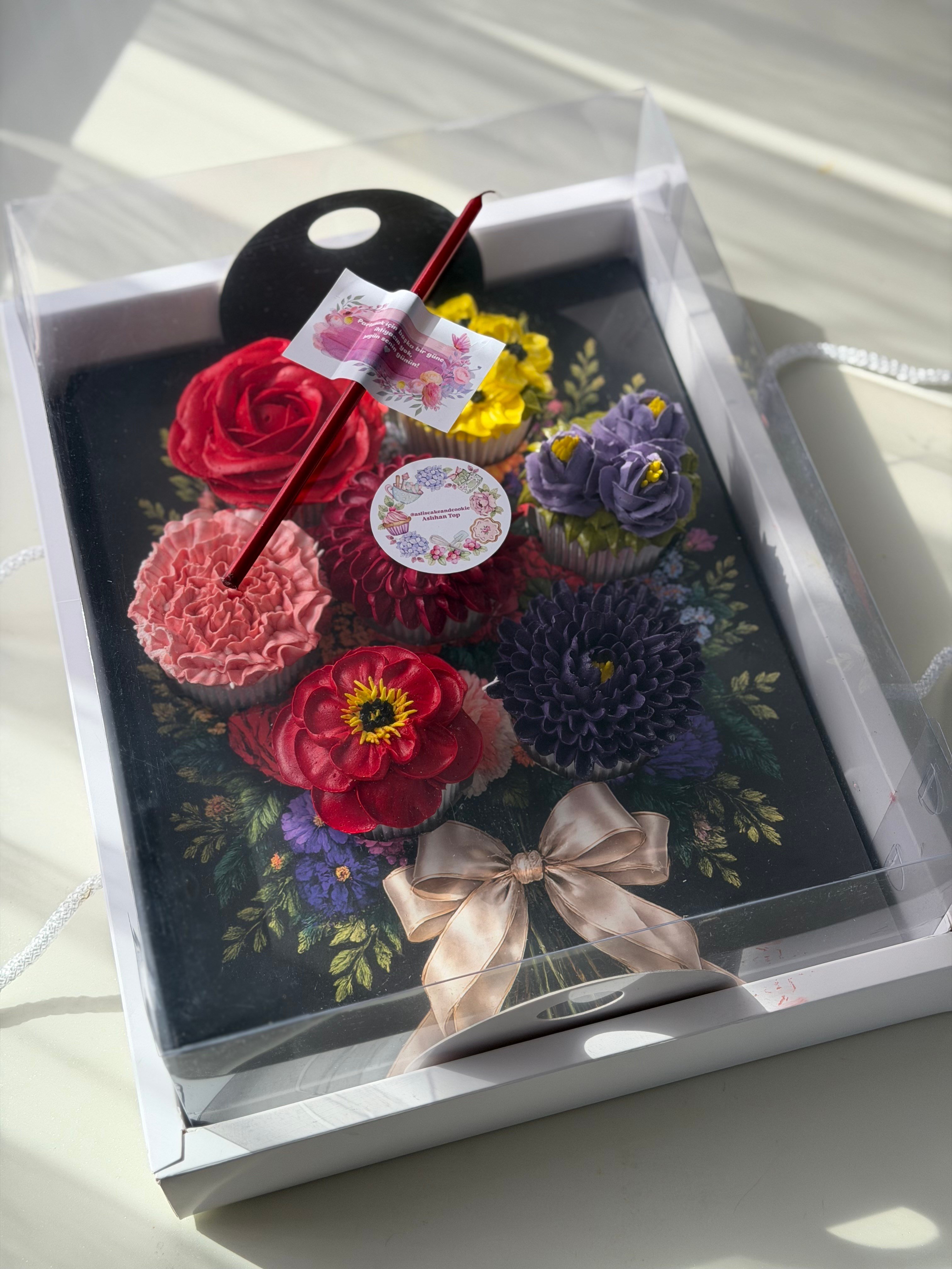 EGE CONCEPT LİFE-BUKET CUP CAKE KUTUSU SİYAH EXCLUSİVE  (7 BÖLMELI) 35x26x11 (DUVARLI) 