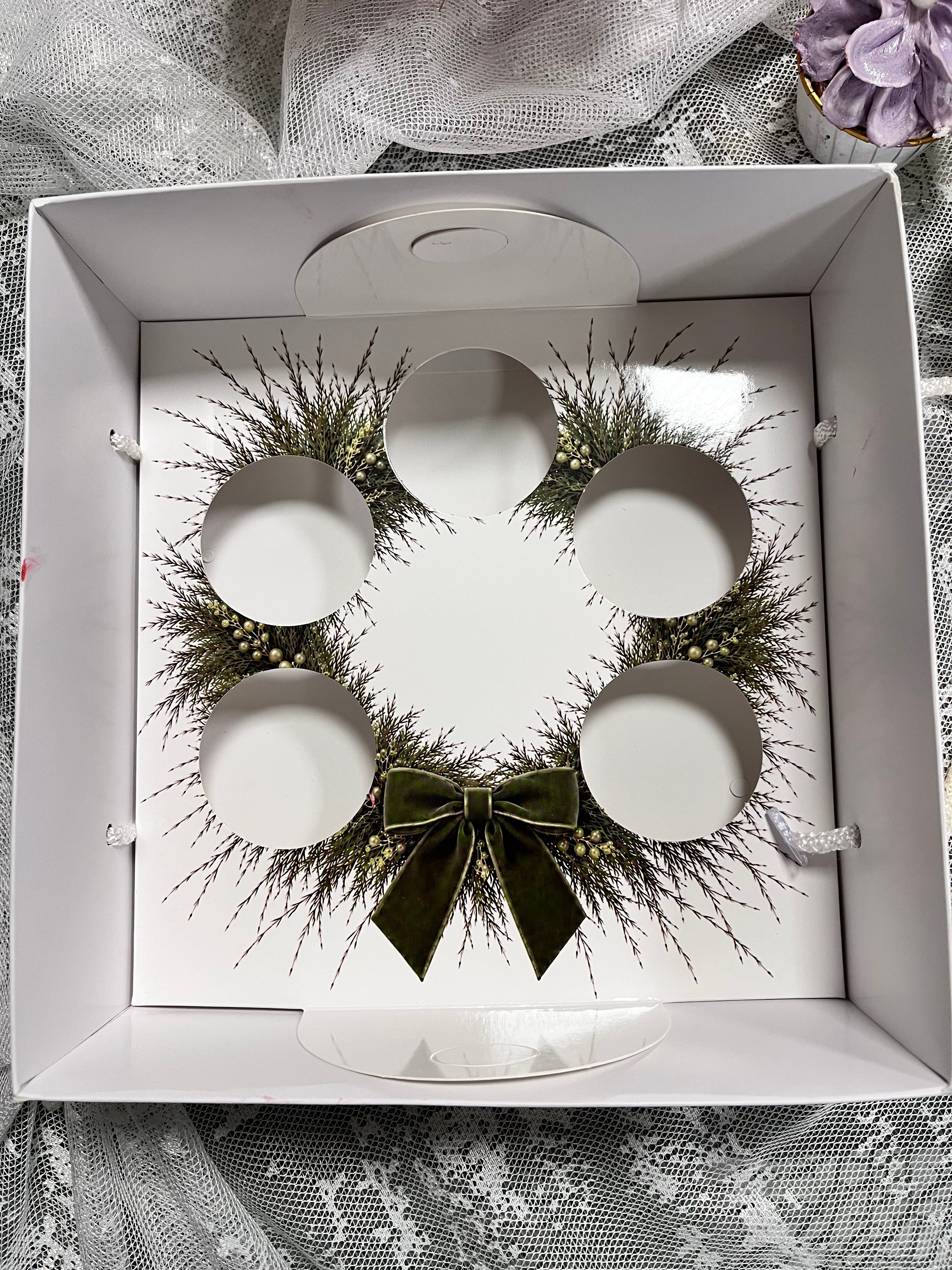 EGE CONCEPT LİFE-Mazı Yapraklı Kurdele Detaylı  ÇELENK 5 BÖLMELİ CUPCAKE KUTUSU 25x25x10