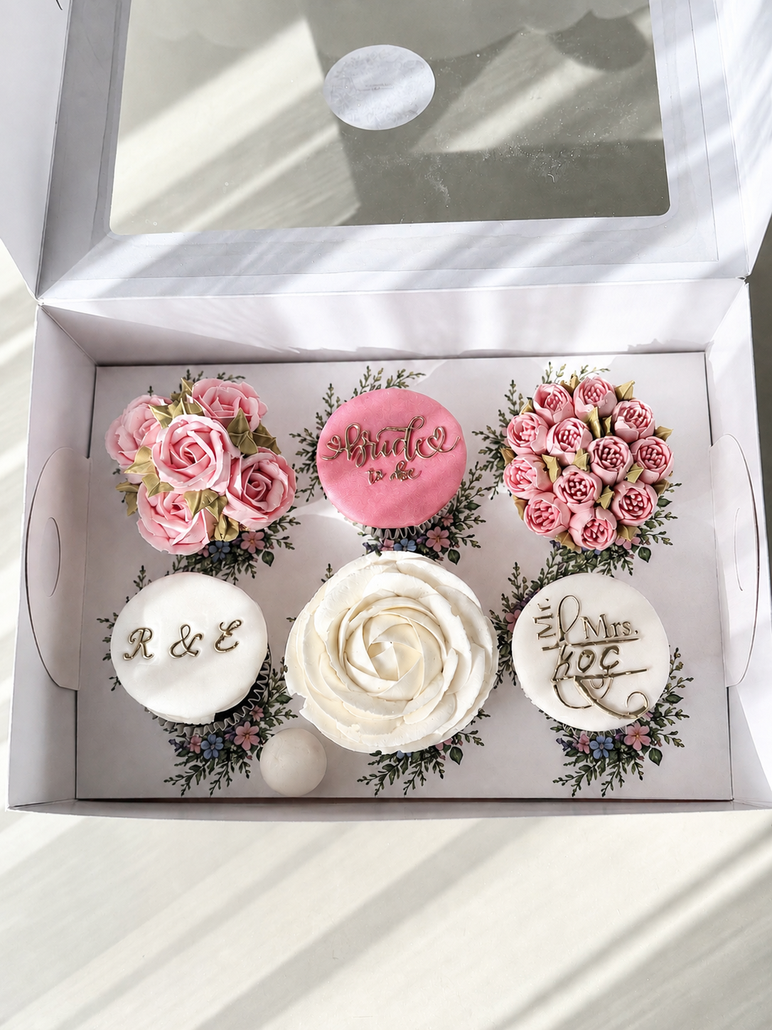 EGE CONCEPT LİFE-(Model 2) 6 LI CUPCAKE KUTUSU ÇİÇEK VE YAPRAK DESENLİ  