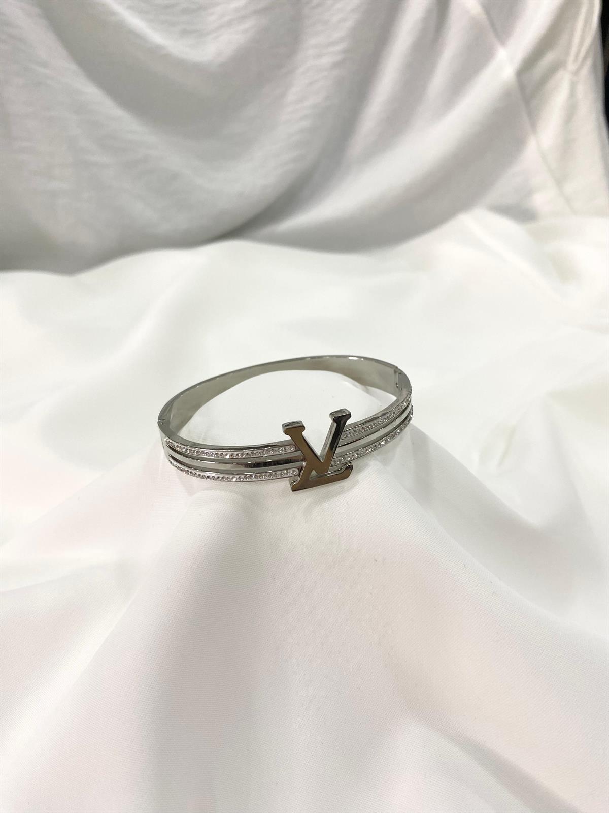 LOUIS VITTON LOGOLU ÇELİK KELEPÇE