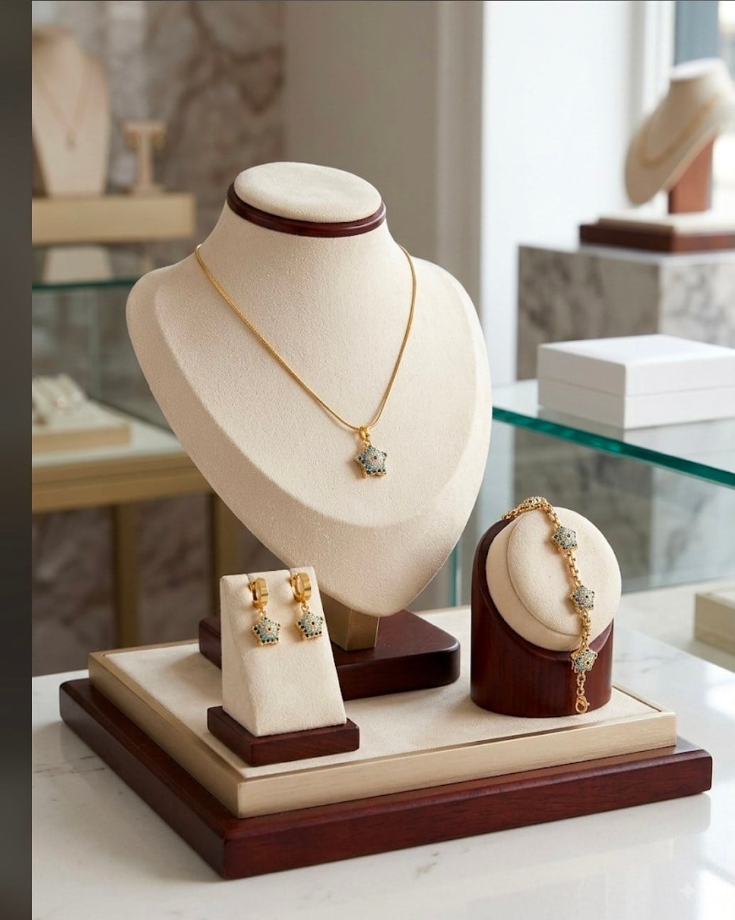 14 Ayar Rengi Nazar Gold Çelik Takı Set14 Ayar Rengi Nazar Gold Çelik Takı Set Kararma Yapmaz, Zarif Stil