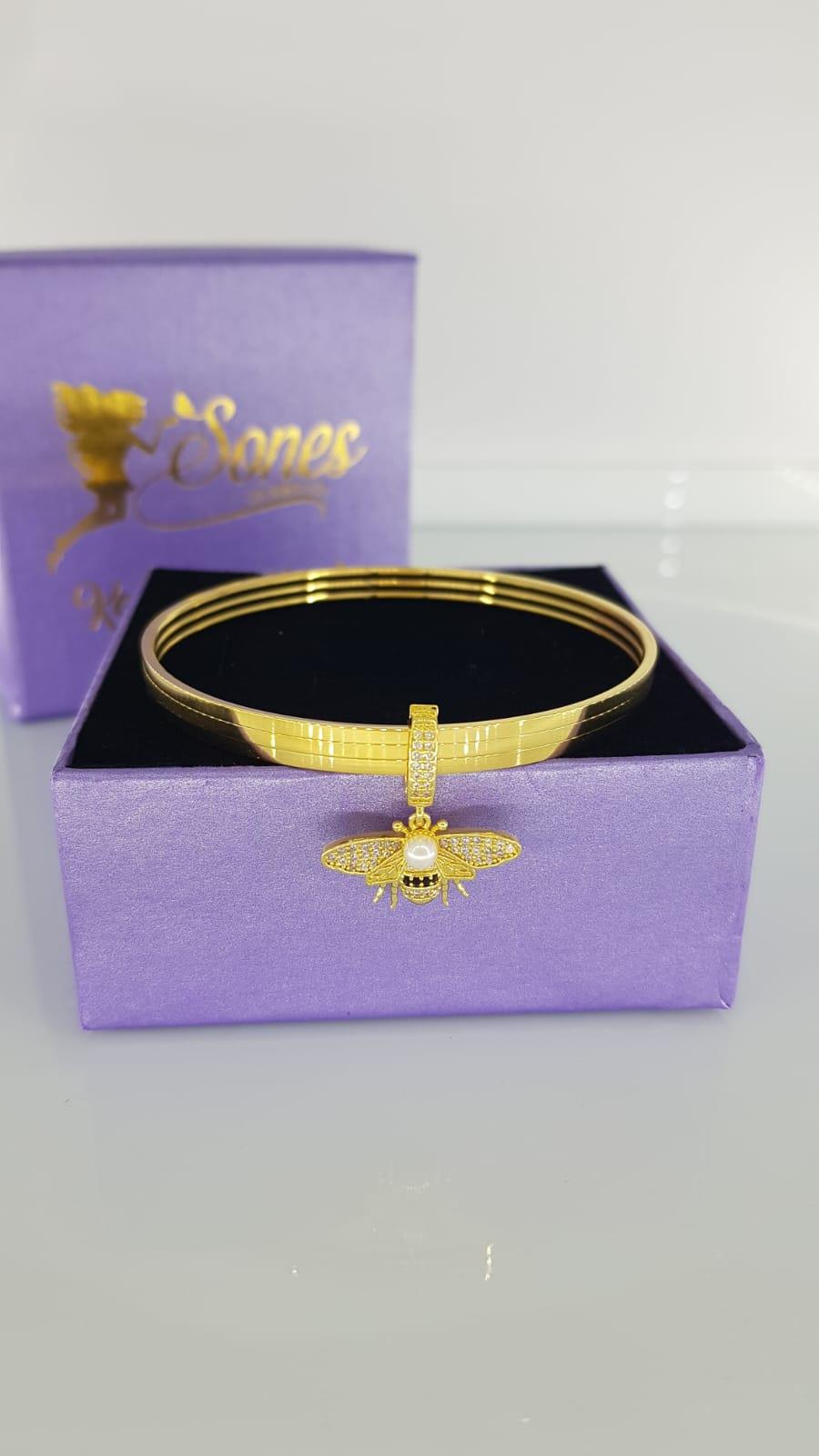 Arı Charm Çelik BilezikArı Charm Çelik Bilezik