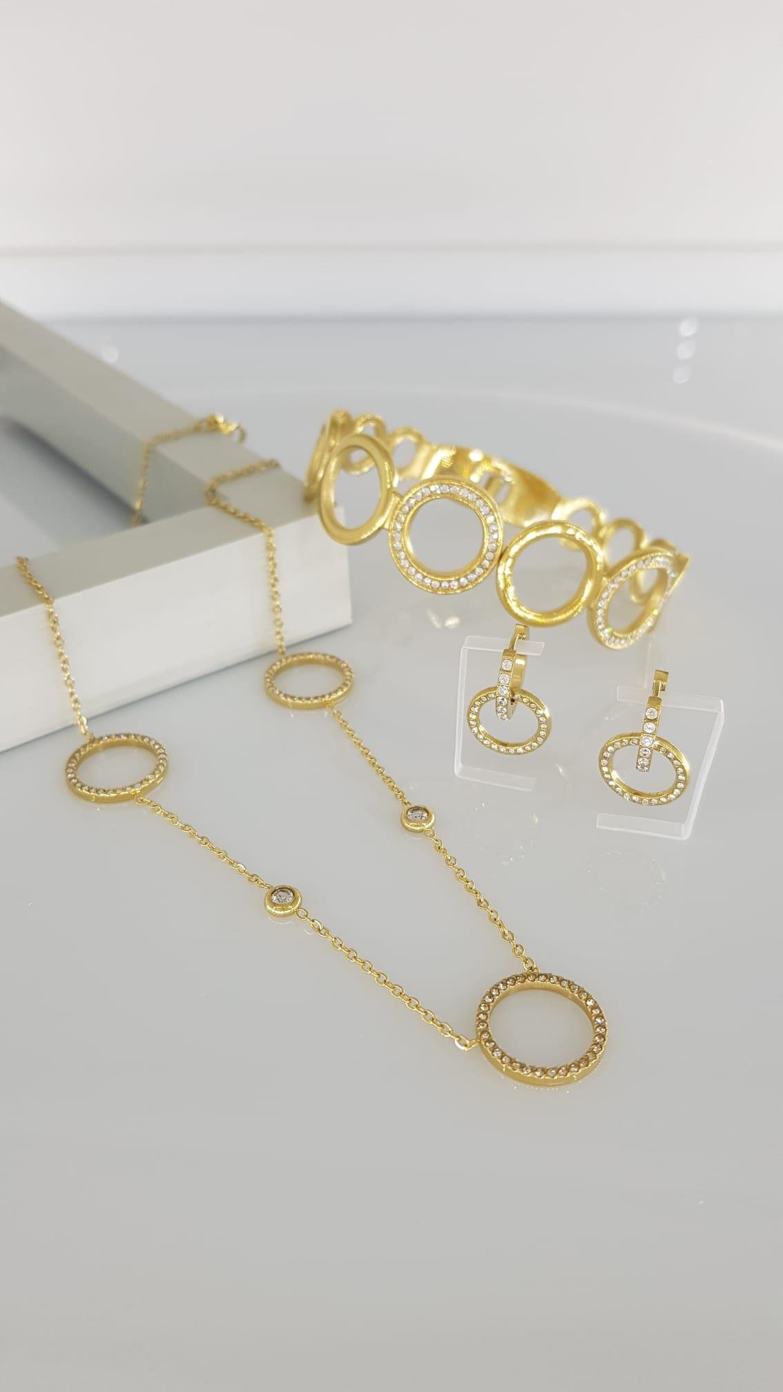 Aura Steel Gold Çelik Takı SetiAura Steel Gold Çelik Takı Seti Kararma Yapmaz, Zarif Stil