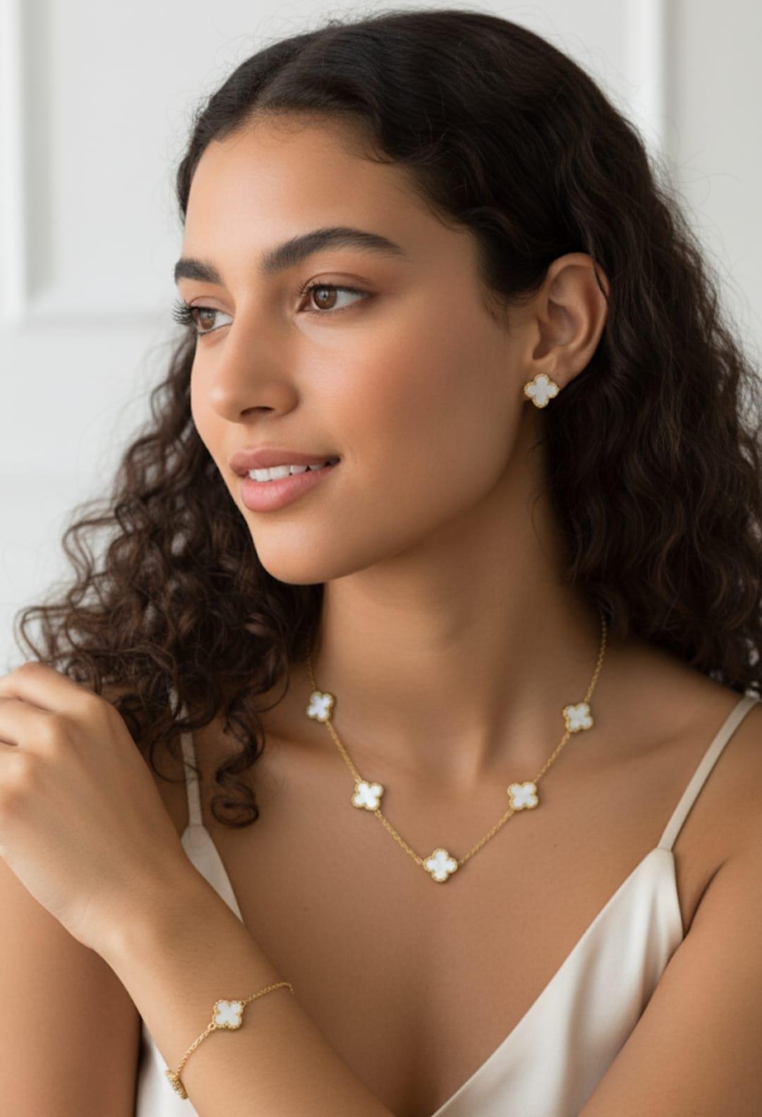 Beyaz Van Marka Gold Çelik Takı SetiBeyaz Van Marka Gold Çelik Takı Seti  Kararma Yapmaz, Zarif Stil