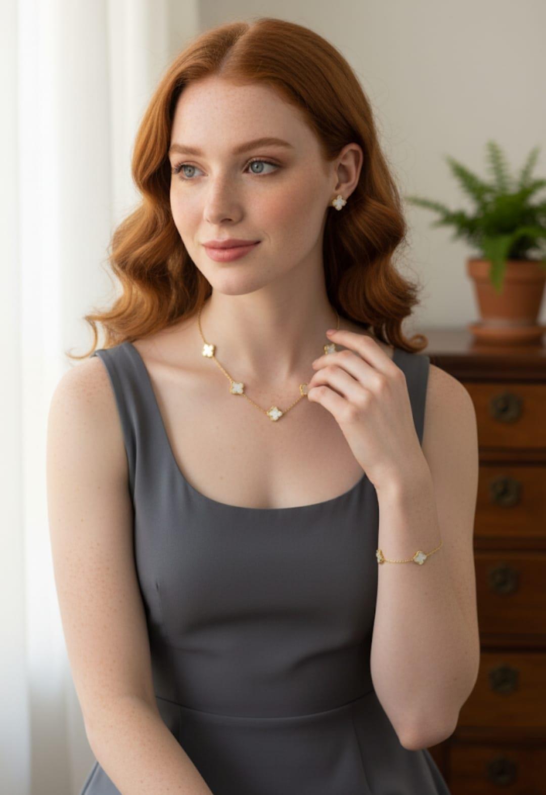 Beyaz Van Marka Gold Çelik Takı SetiBeyaz Van Marka Gold Çelik Takı Seti  Kararma Yapmaz, Zarif Stil