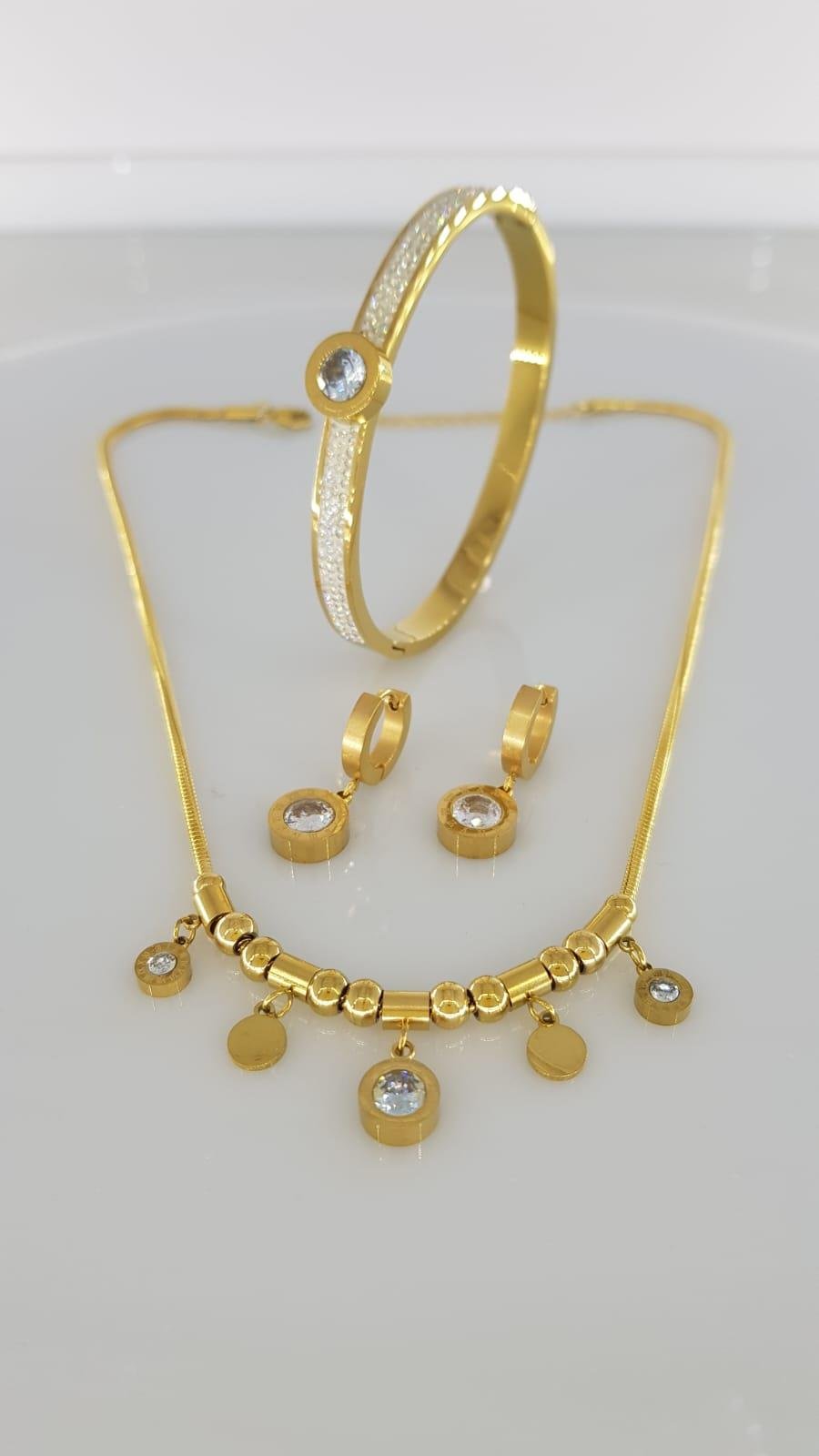 Burry Marka Gold Çelik Takı SetiBurry Marka Gold Çelik Takı Seti  Kararma Yapmaz, Zarif Stil