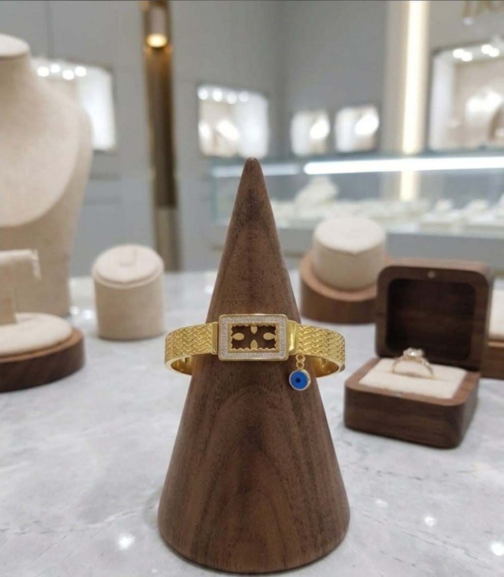 Gram Altın Gold Kadın Çelik KelepçeGram Altın Gold Kadın Çelik Kelepçe  Zarif ve Modern Tasarım
