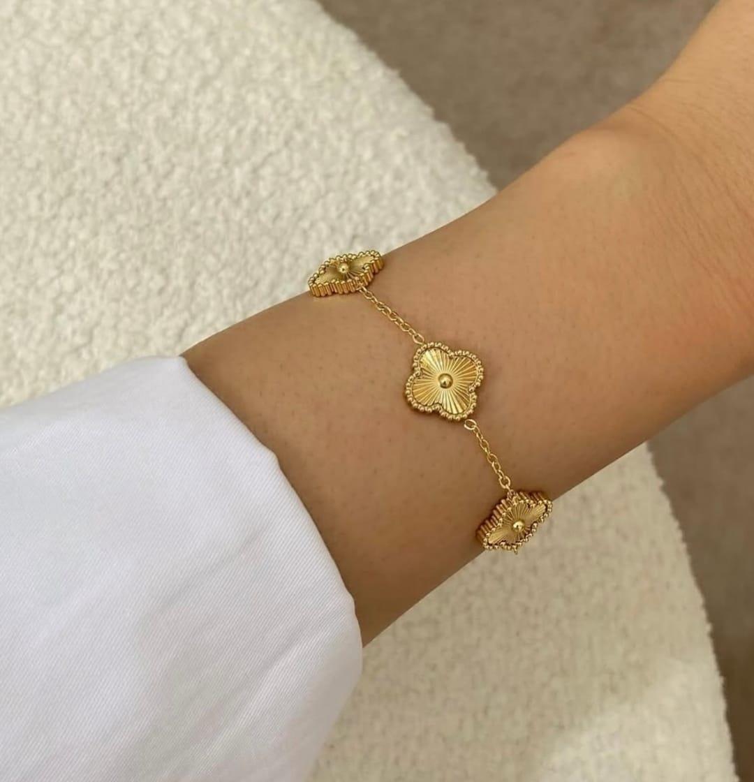 Günlük Gold Çelik Takı SetiGünlük Gold Çelik Takı Setikararmaz Doğumgünü Özel gün Hediye Anneler Günü Bayram