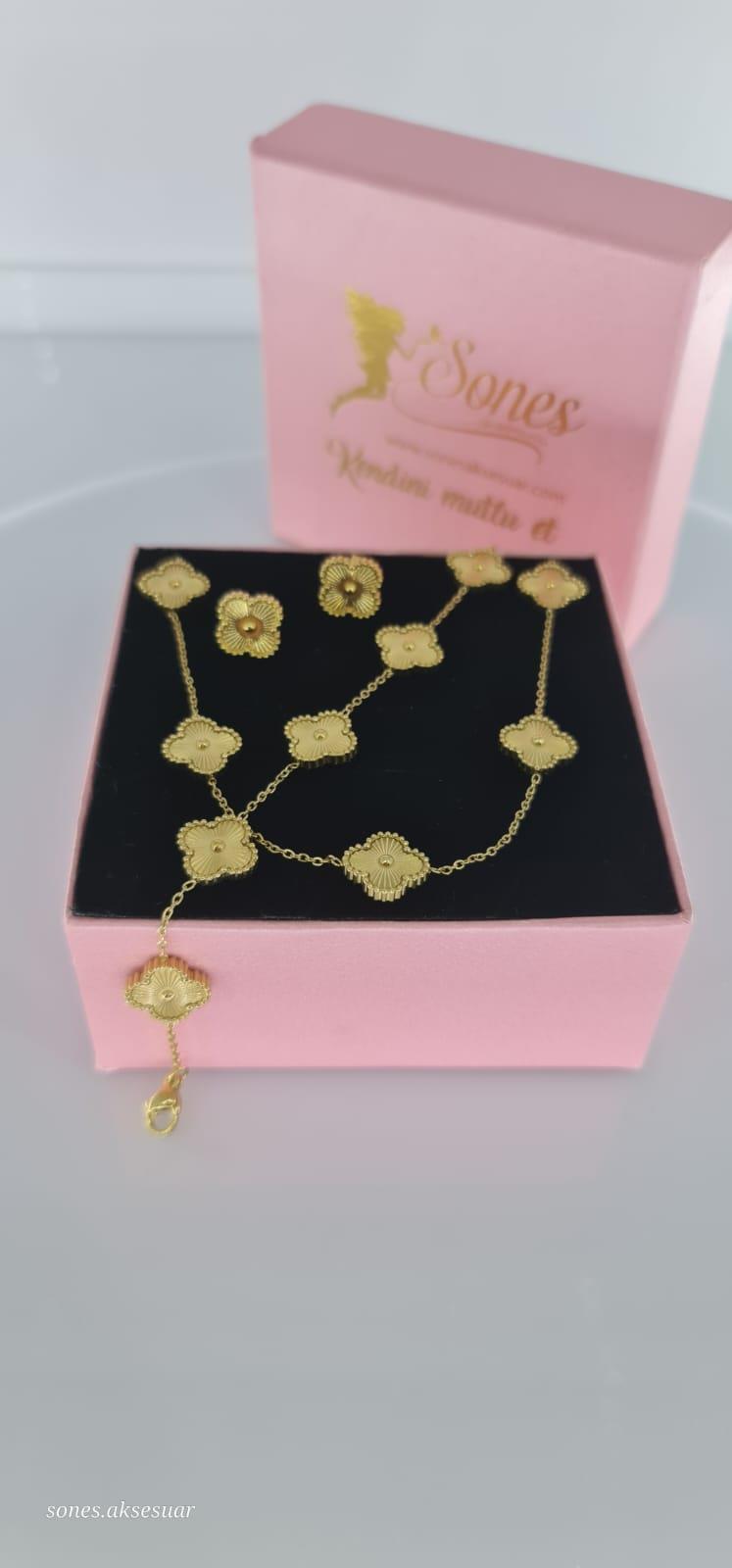 Günlük Gold Çelik Takı SetiGünlük Gold Çelik Takı Setikararmaz Doğumgünü Özel gün Hediye Anneler Günü Bayram