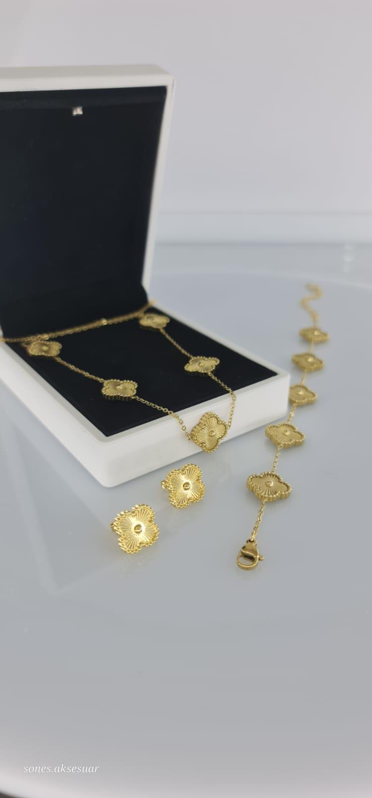 Günlük Gold Çelik Takı SetiGünlük Gold Çelik Takı Setikararmaz Doğumgünü Özel gün Hediye Anneler Günü Bayram