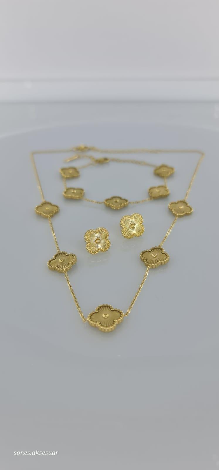 Günlük Gold Çelik Takı SetiGünlük Gold Çelik Takı Setikararmaz Doğumgünü Özel gün Hediye Anneler Günü Bayram