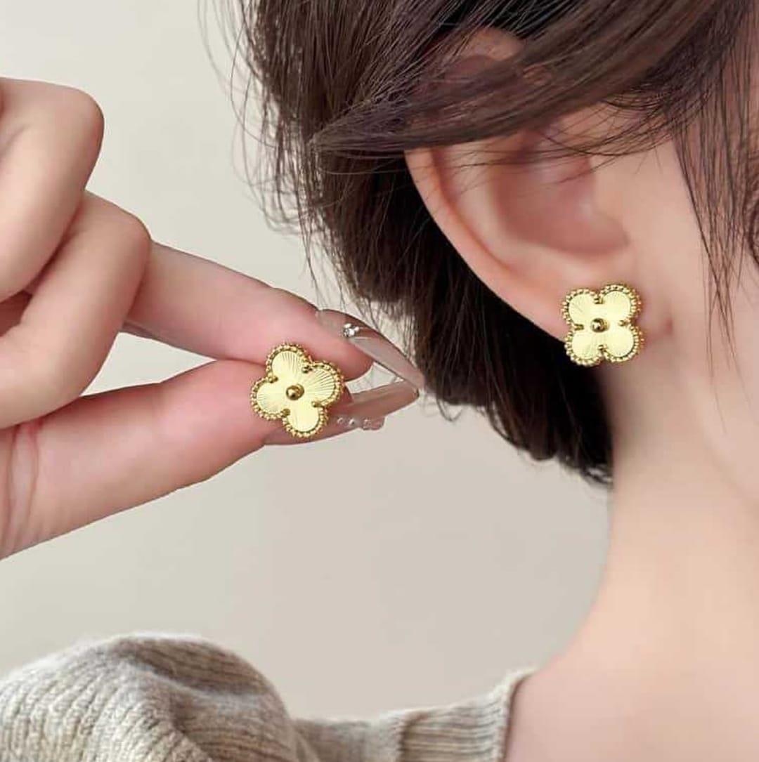 Günlük Gold Çelik Takı SetiGünlük Gold Çelik Takı Setikararmaz Doğumgünü Özel gün Hediye Anneler Günü Bayram