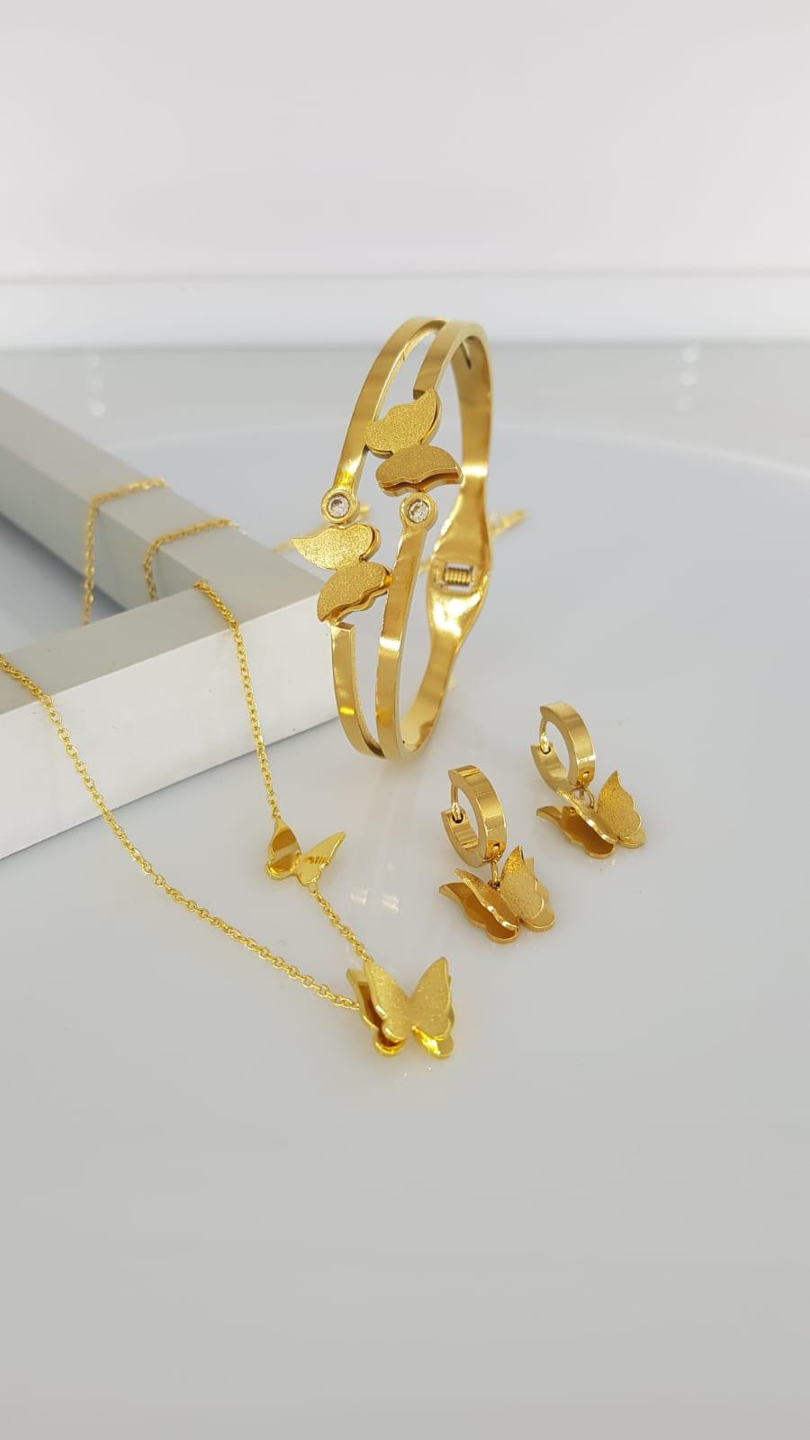 Kelebek Gold Rengi Çelik Takı SetiKelebek Gold Rengi Çelik Takı Seti Kararma Yapmaz, Zarif Stil