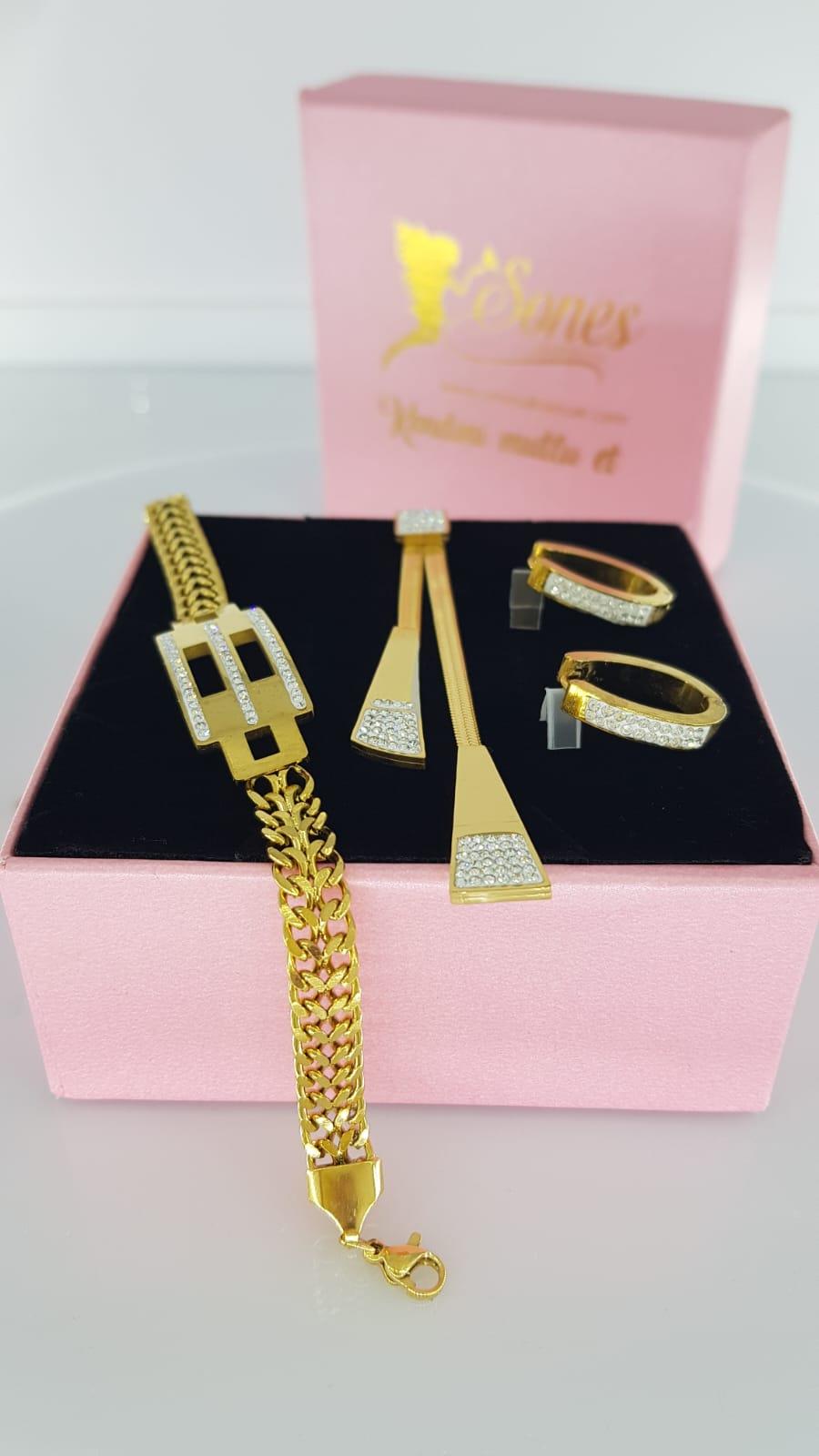 Kraliçe Çelik Takı Seti 326Kraliçe Çelik Takı Seti 326