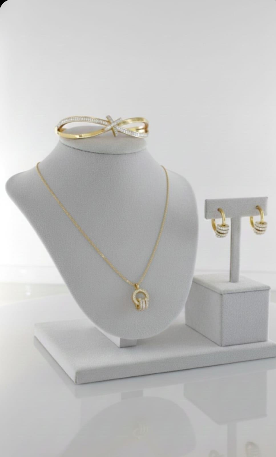 Periliçe Gold Çelik Takı SetiPeriliçe Gold Çelik Takı Seti Kararma Yapmaz, Zarif Stil