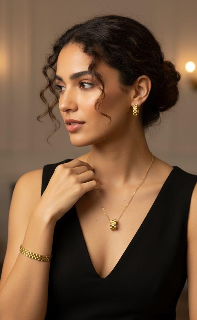 Roxell-2 Marka Çelik Takı SetiRoxell-2 Marka Çelik Takı Seti Kararma Yapmaz, Zarif Stil