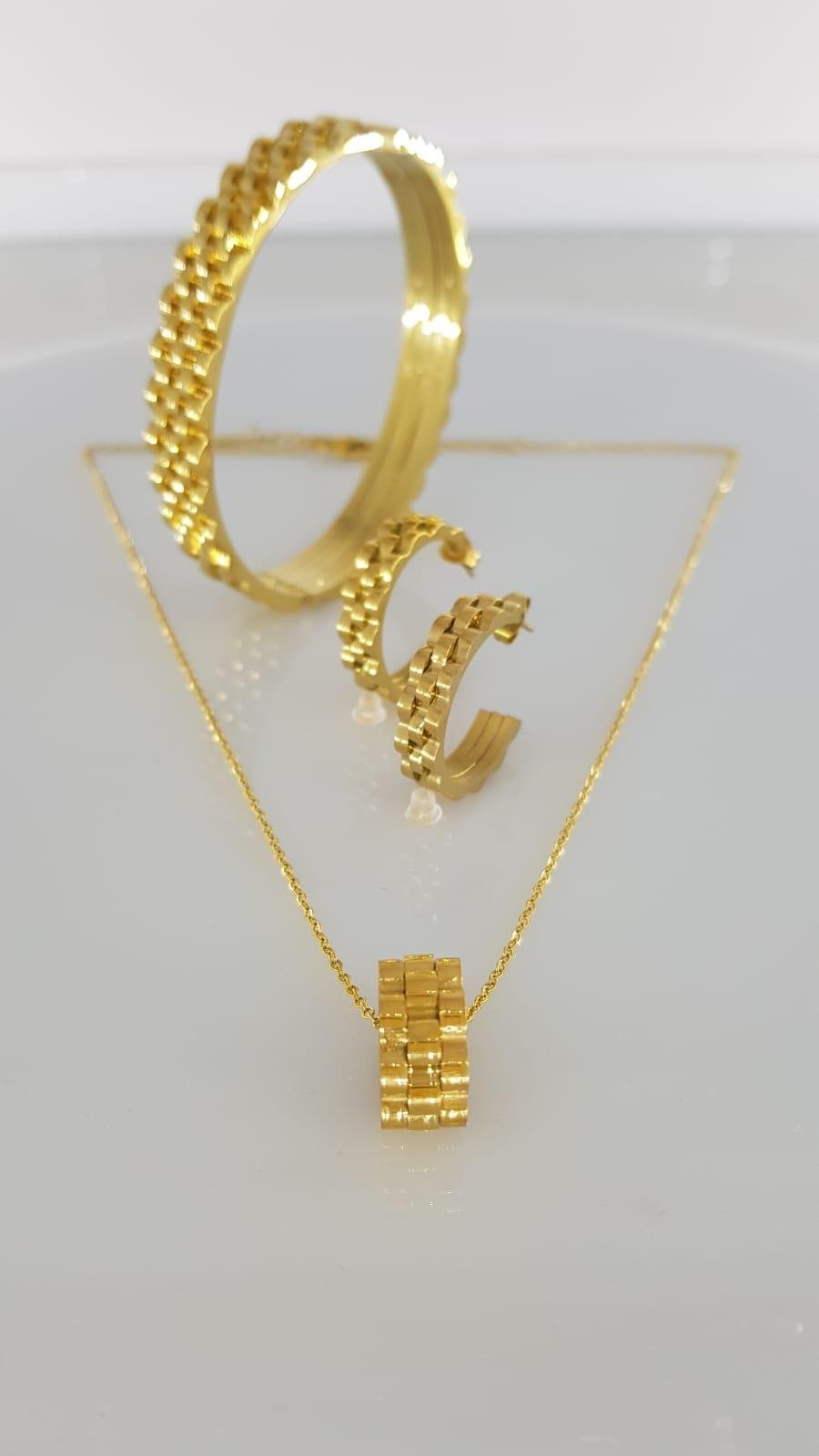 Roxell-2 Marka Çelik Takı SetiRoxell-2 Marka Çelik Takı Seti Kararma Yapmaz, Zarif Stil