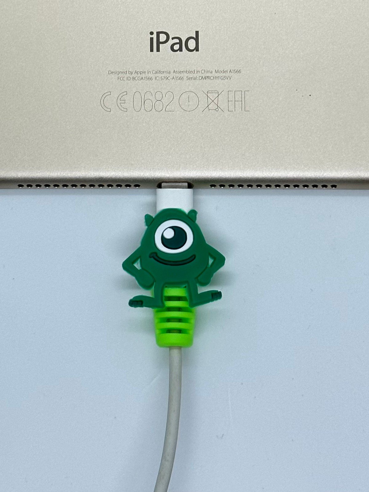 Sevimli Canavarlar Mike Wazowski Temalı Şarj Aleti Kablo Koruyucu 