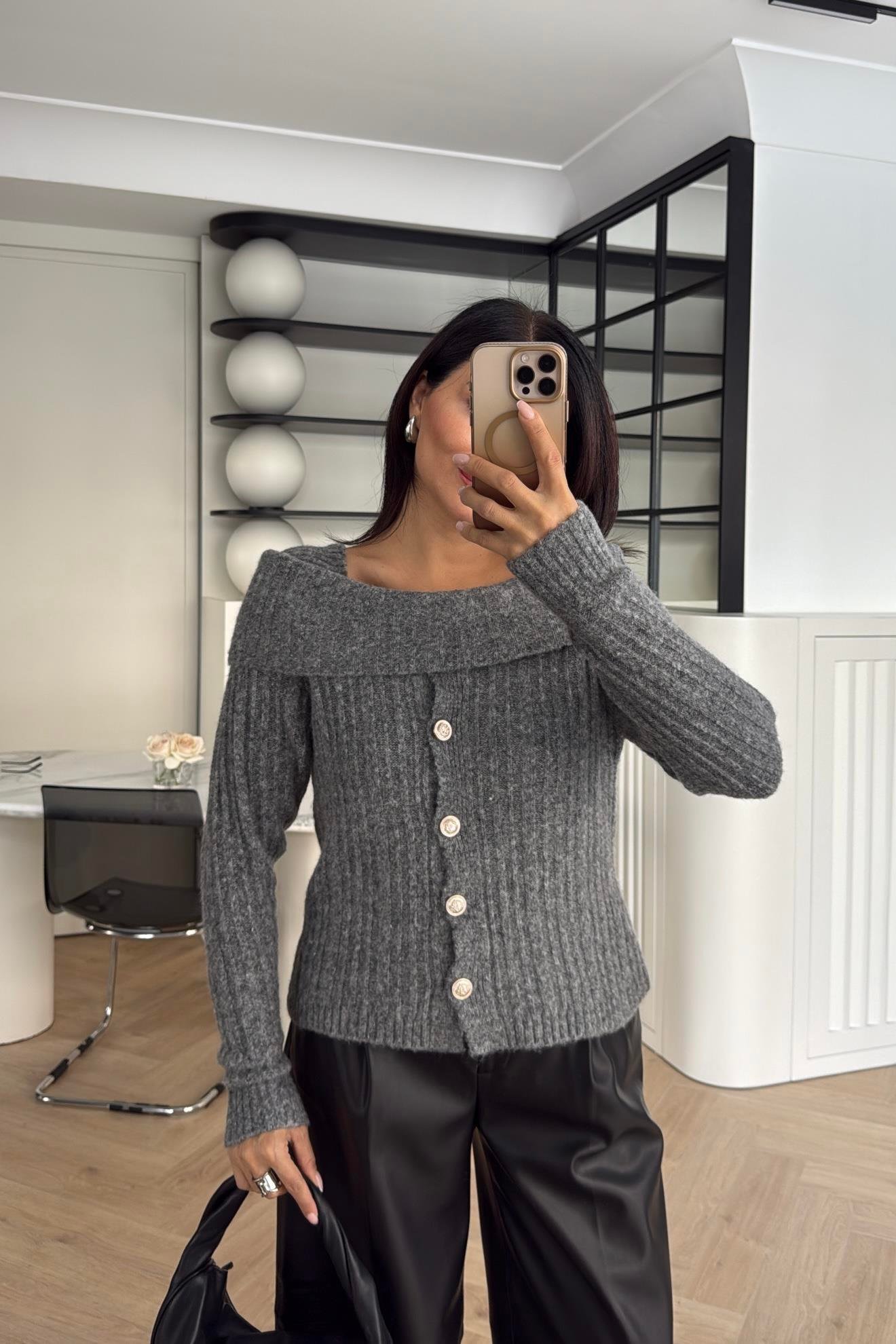 ANTRASİT DÜĞMELİ KAYIK YAKA TRİKO