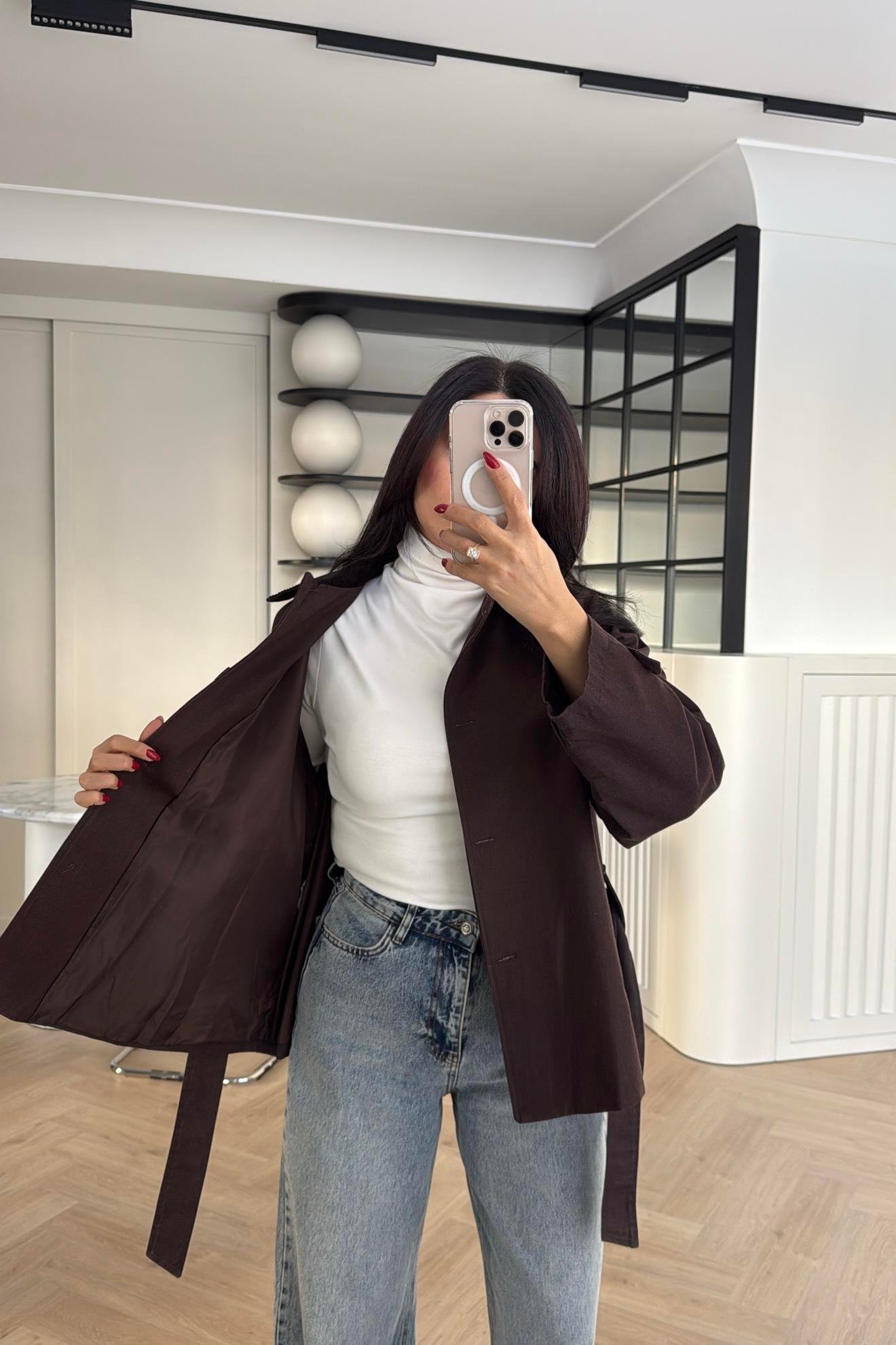 ASTARLI KADİFE YAKALI KAHVERENGİ TRENÇKOT