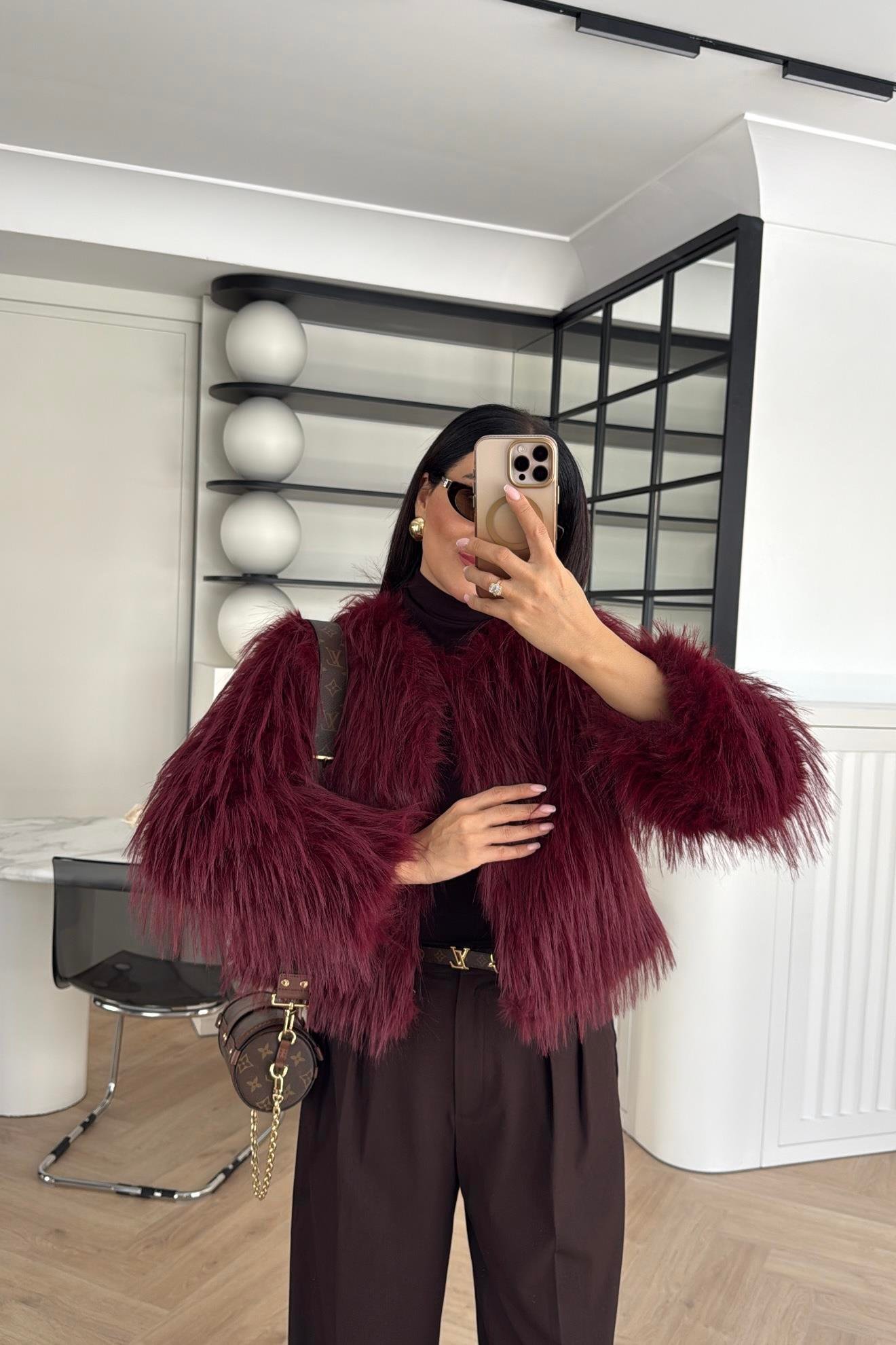 ASTARLI ÖNDEN KAPAMALI BORDO KÜRK