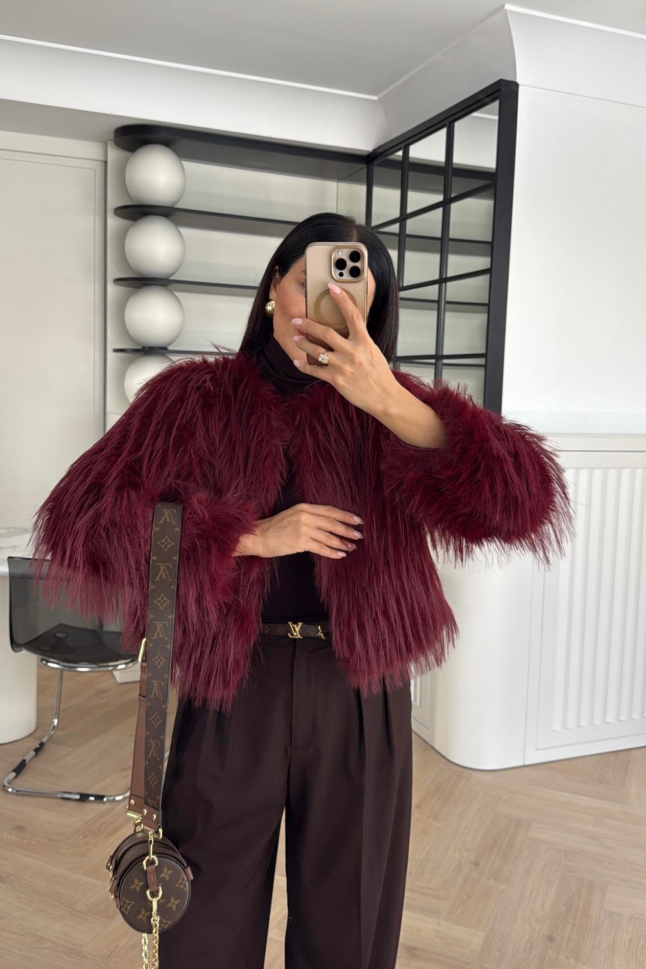 ASTARLI ÖNDEN KAPAMALI BORDO KÜRK