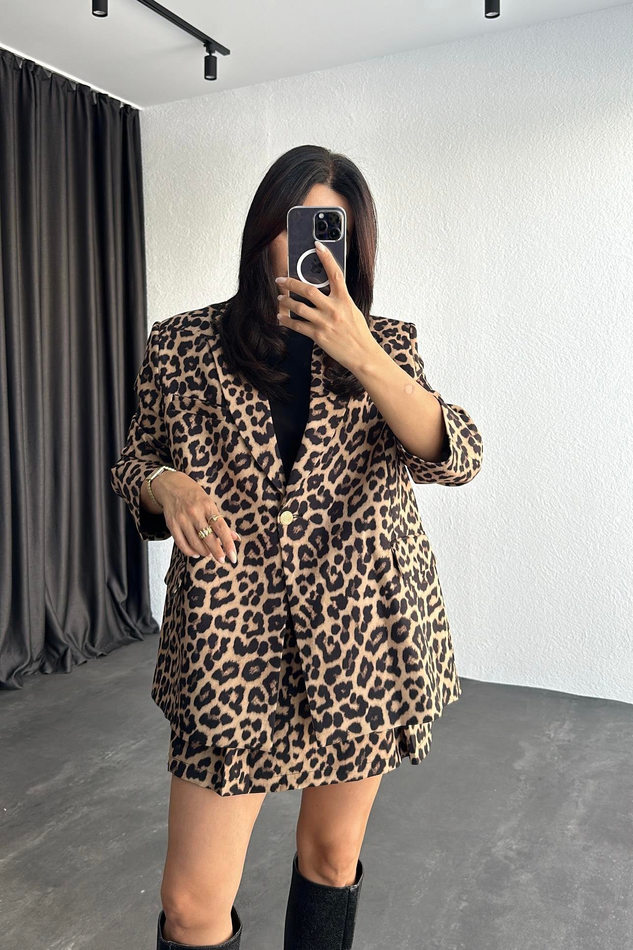Astarlı Oversize Kalıp Leopar Blazer Ceket