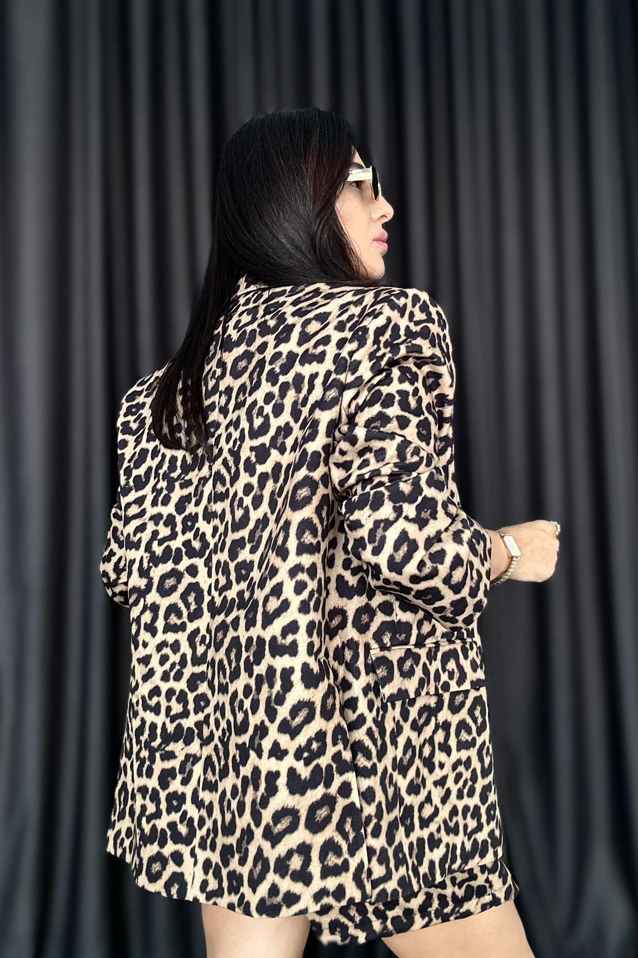 Astarlı Oversize Kalıp Leopar Blazer Ceket