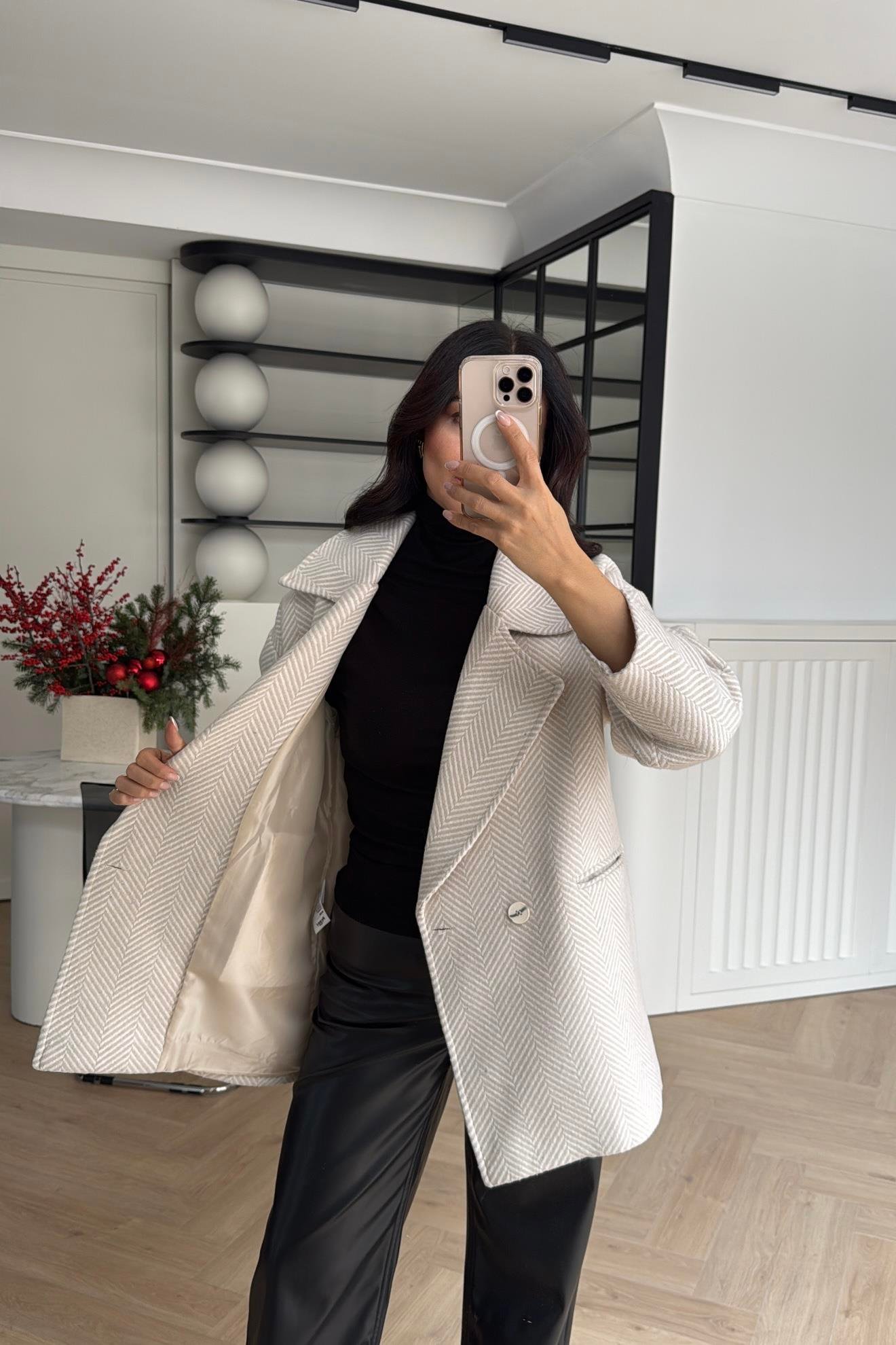 BALIKSIRTI DESEN KAŞE KABAN  EKRU