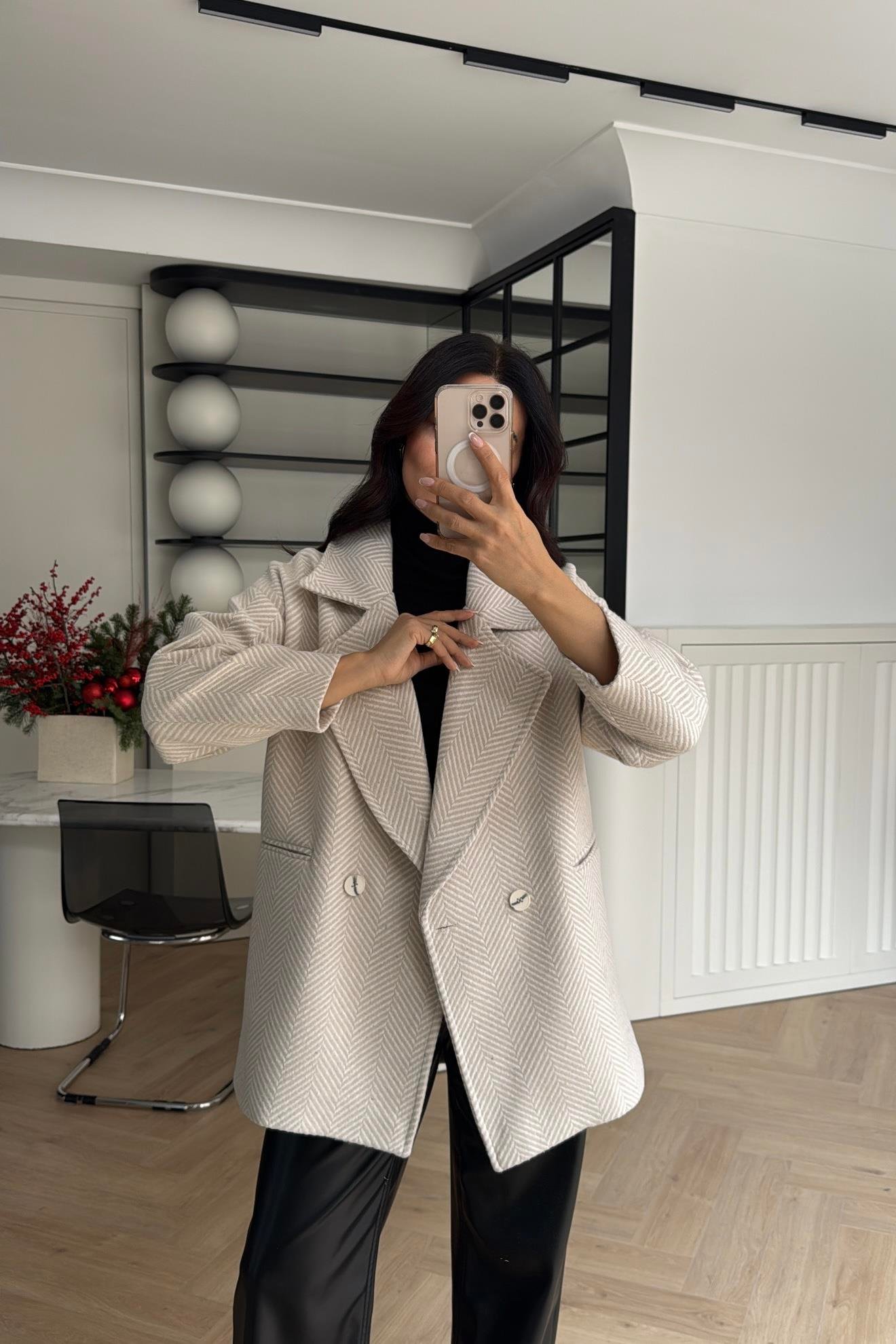 BALIKSIRTI DESEN KAŞE KABAN  EKRU