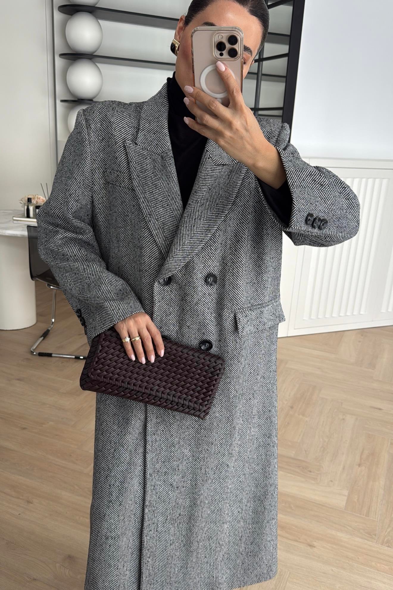 BALIKSIRTI DÜĞMELİ DÜZ KESİM KAŞE KABAN 