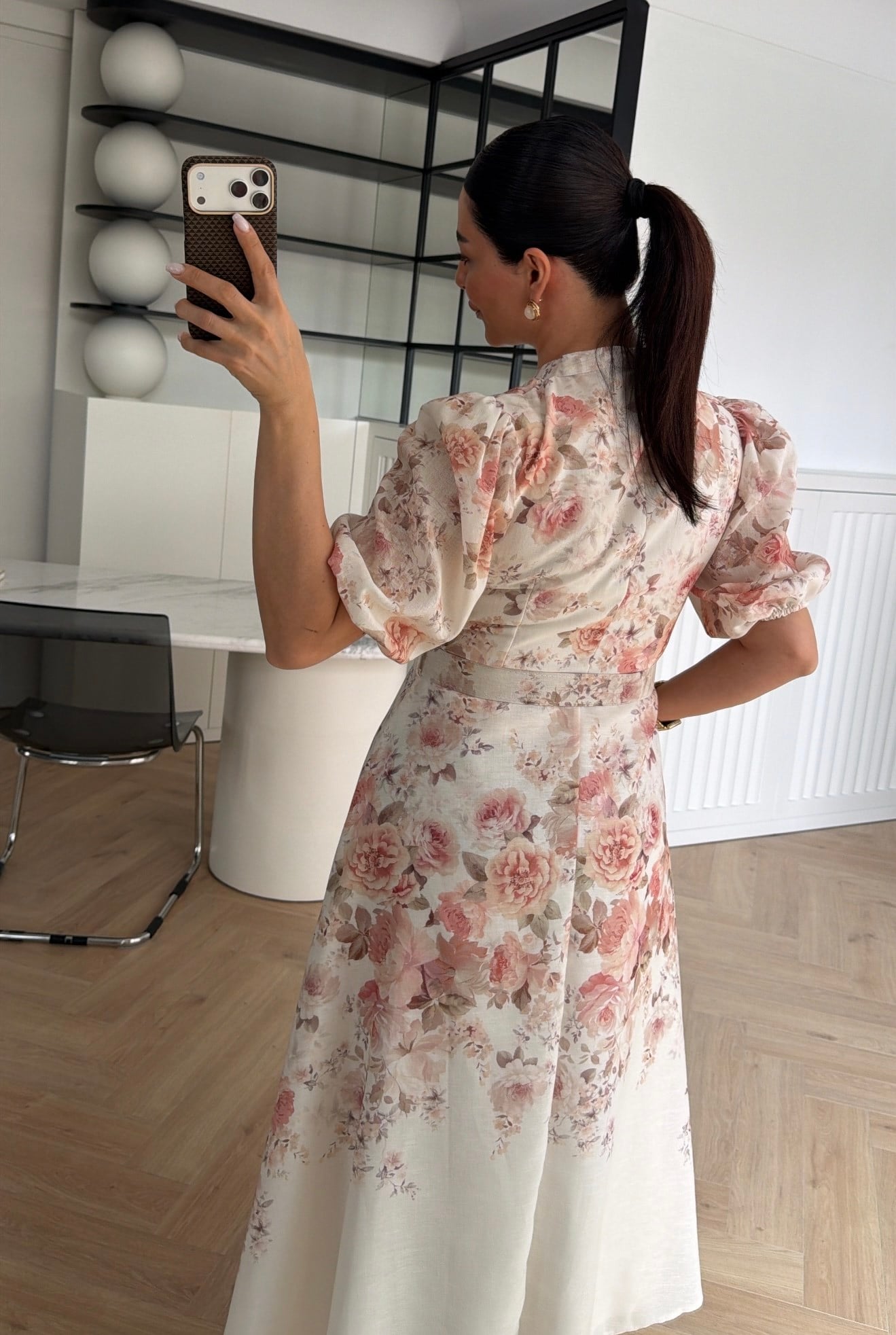 BALON KOL ÇİÇEKLİ KEMER DETAYLI MİDİ ELBİSE BEJ