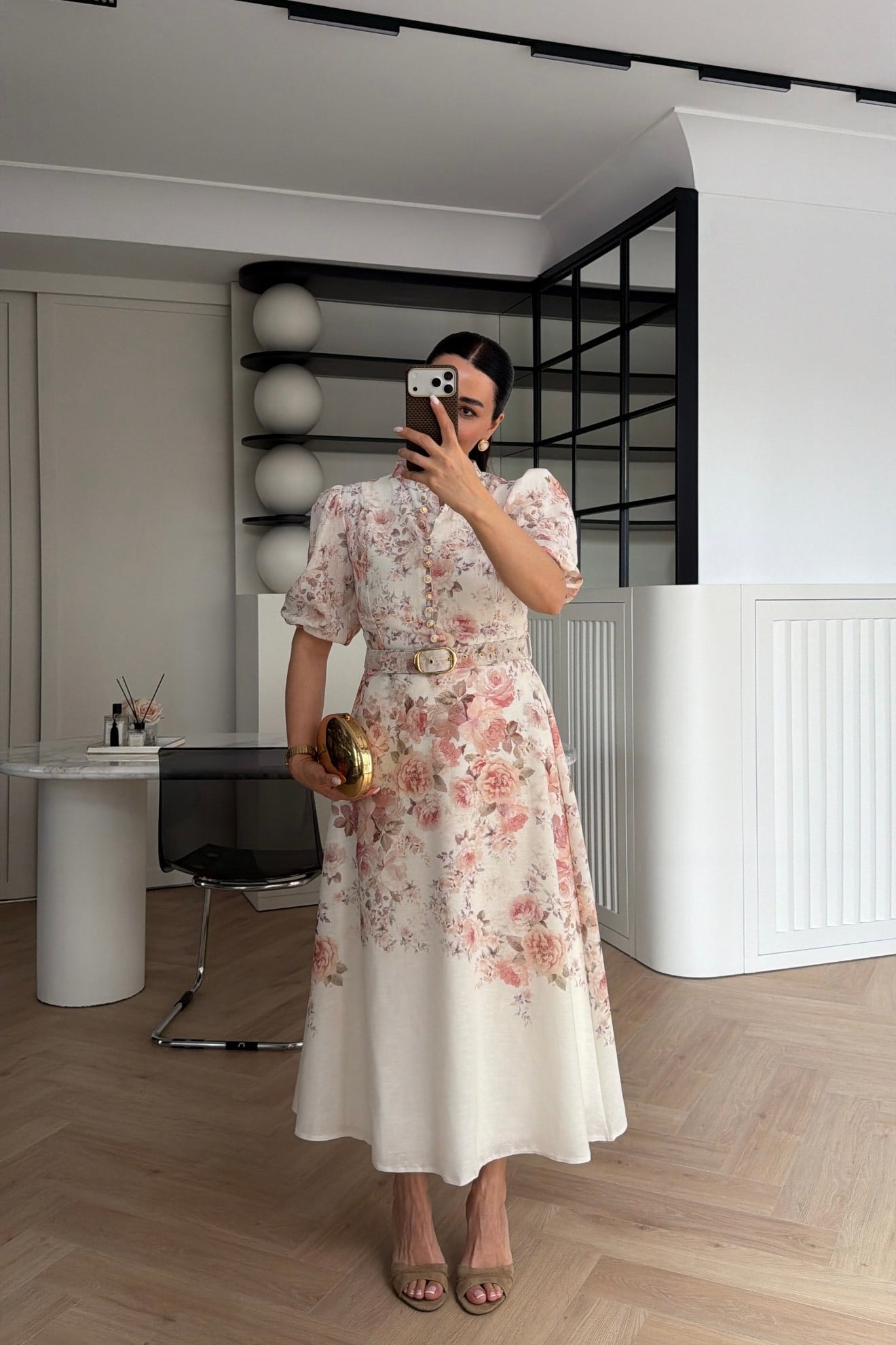 BALON KOL ÇİÇEKLİ KEMER DETAYLI MİDİ ELBİSE BEJ