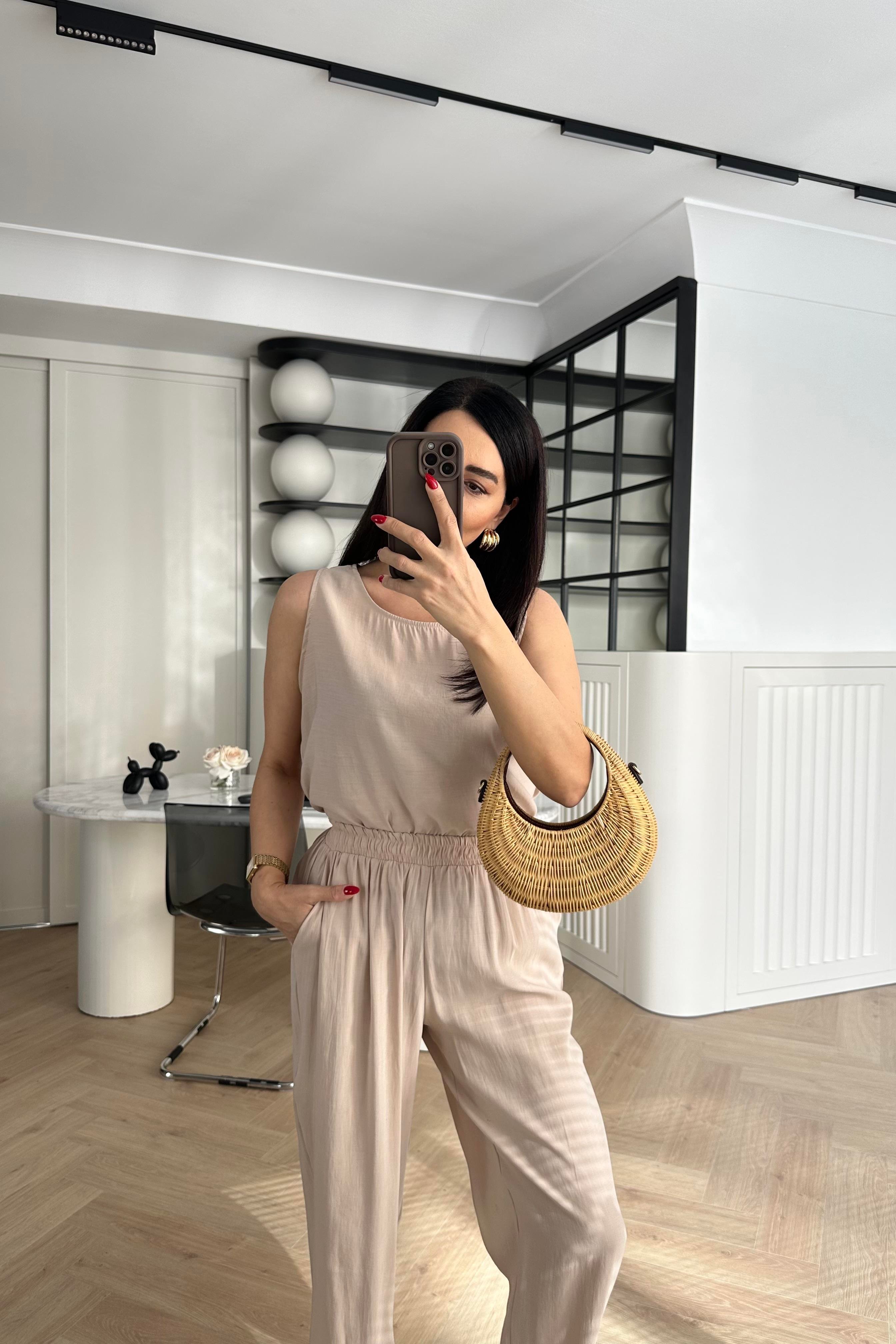 Bej Tensel Kumaş Kolsuz Bluz Pantolon Takım