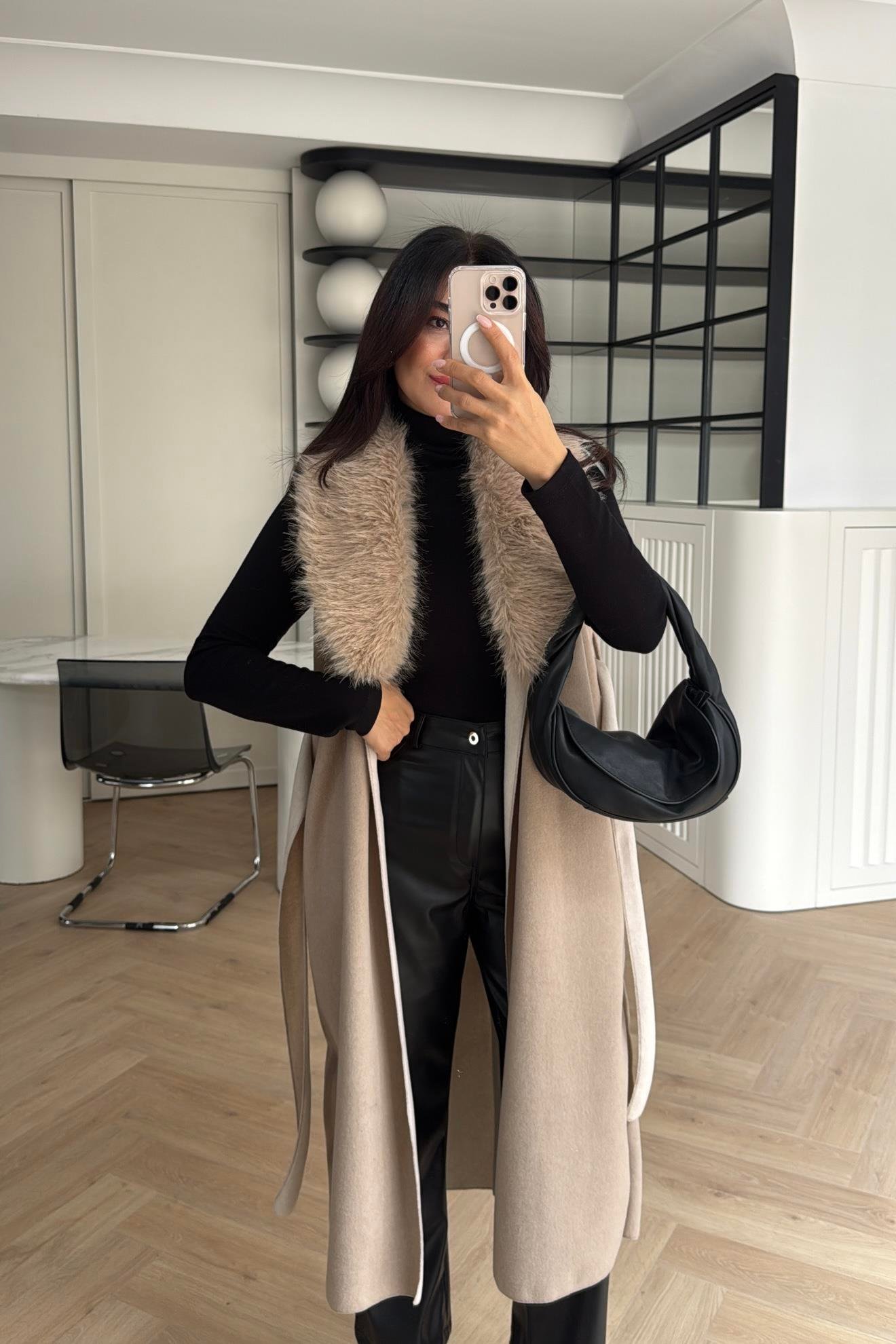 BEJ YAKASI KÜRKÜ KUŞAKLI YELEK 