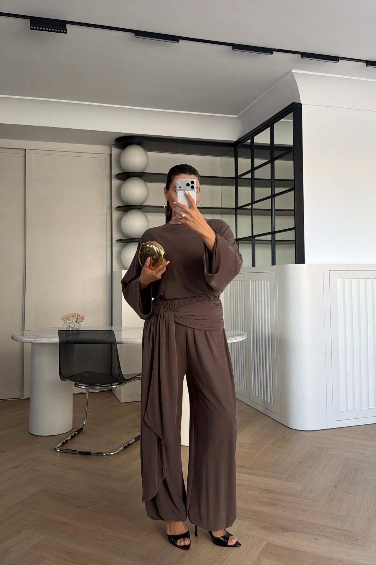 BELİ ŞALLI BLUZ PANTOLON TAKIM KAHVE 
