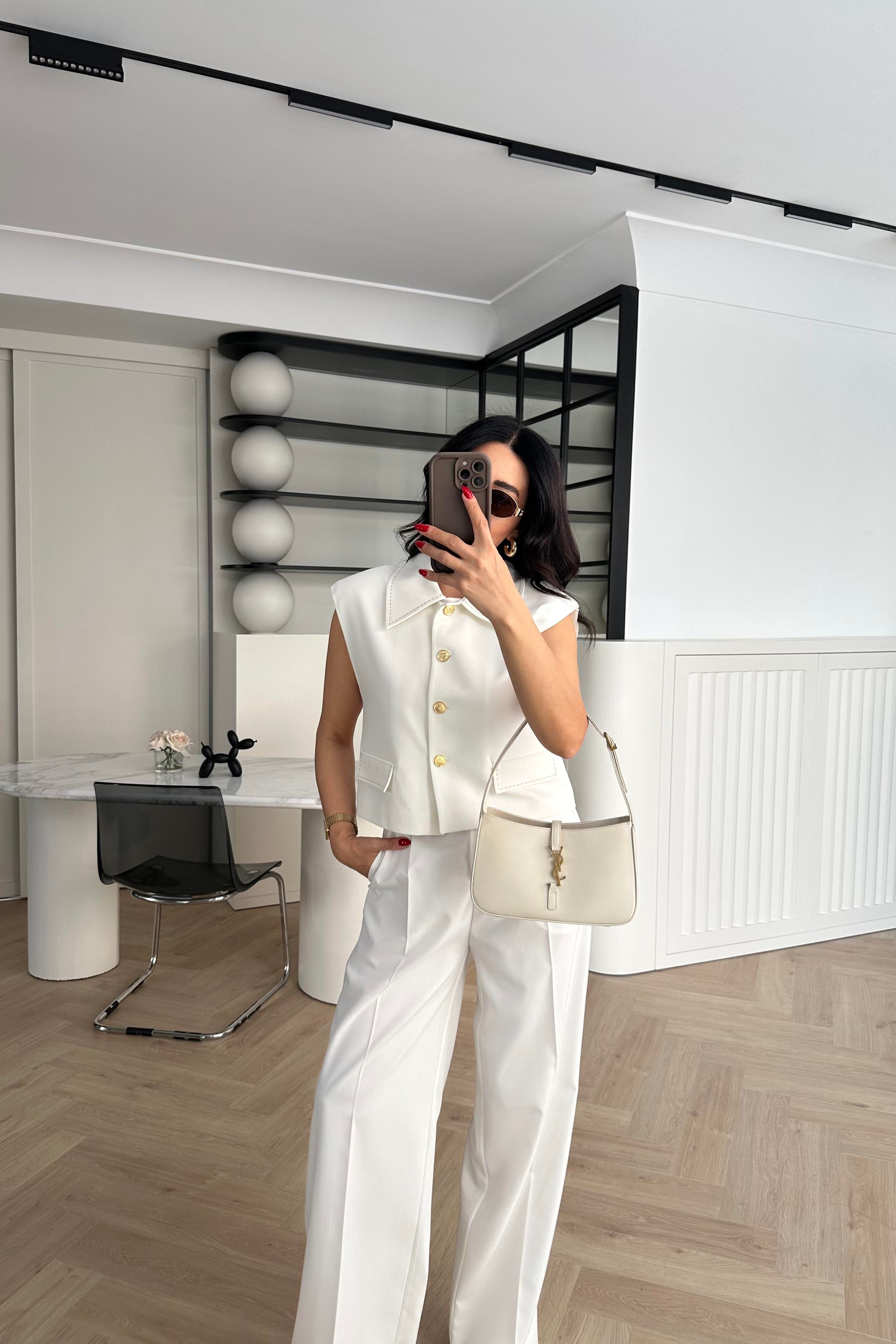 Beyaz Gold Düğmeli Astarlı Crop Yelek