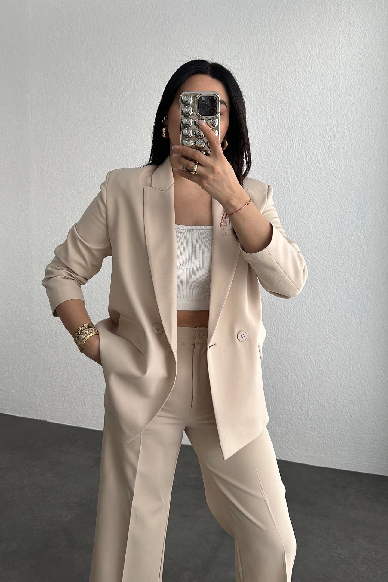 Bilek Boy Pantolonlu Takım Bej